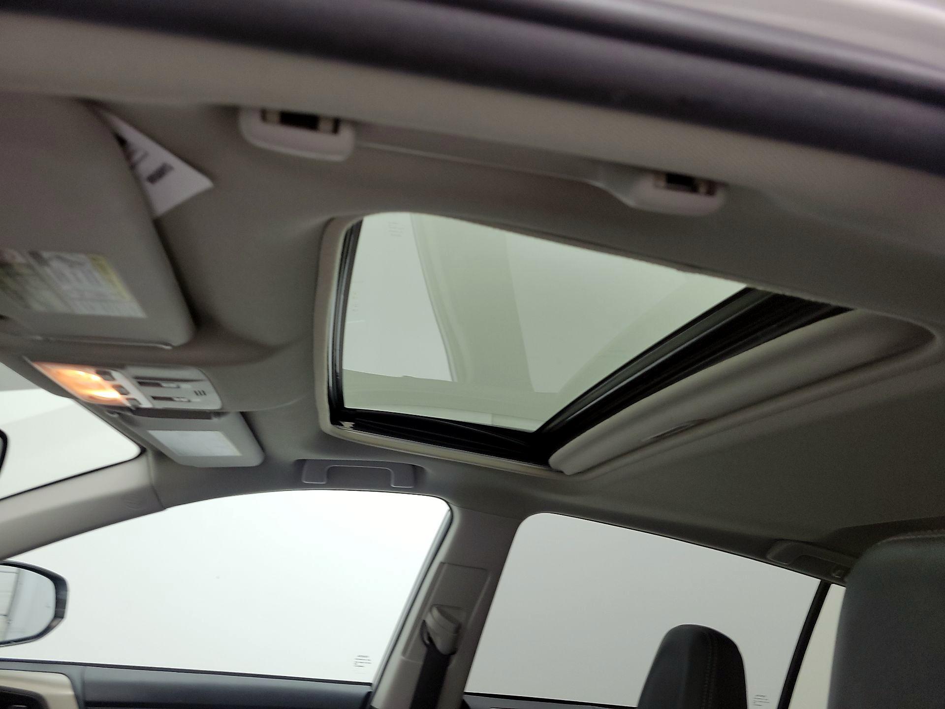 Thumbnail: 2015 Toyota RAV4 - 20