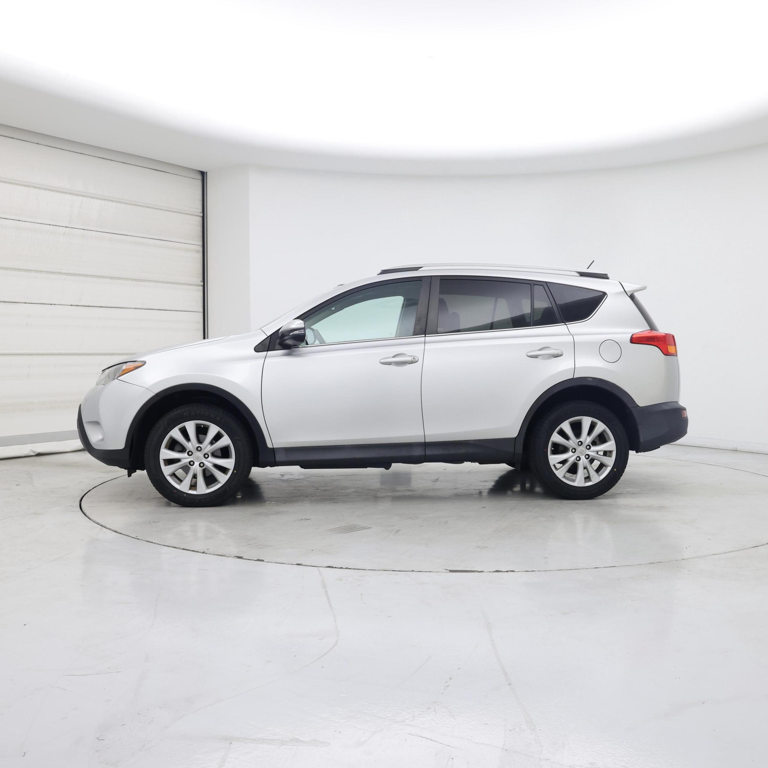 Thumbnail: 2015 Toyota RAV4 - 3