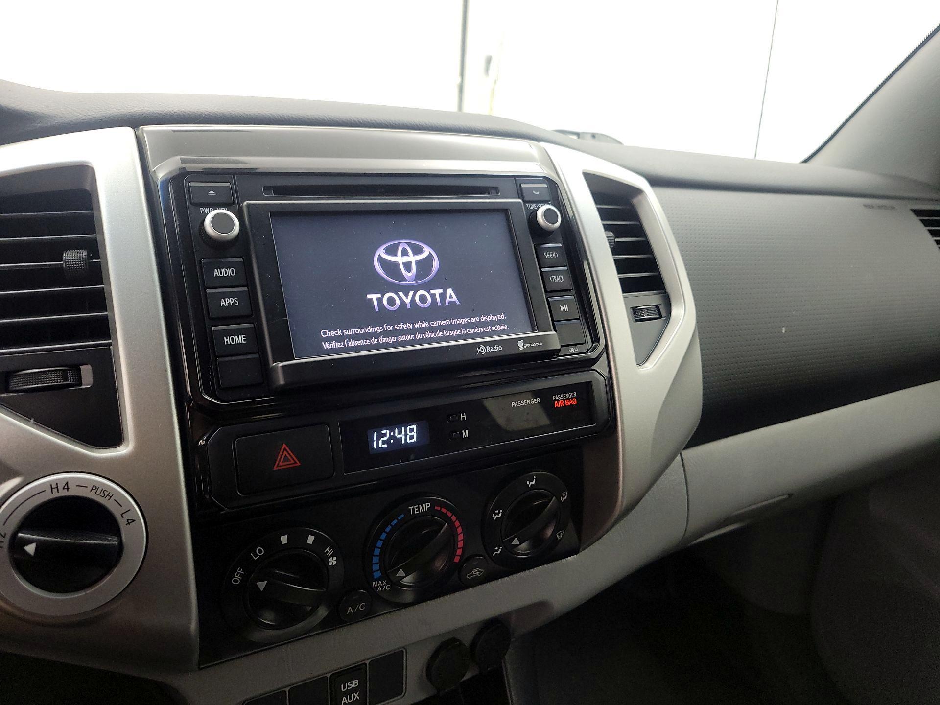 Thumbnail: 2014 Toyota Tacoma - 15