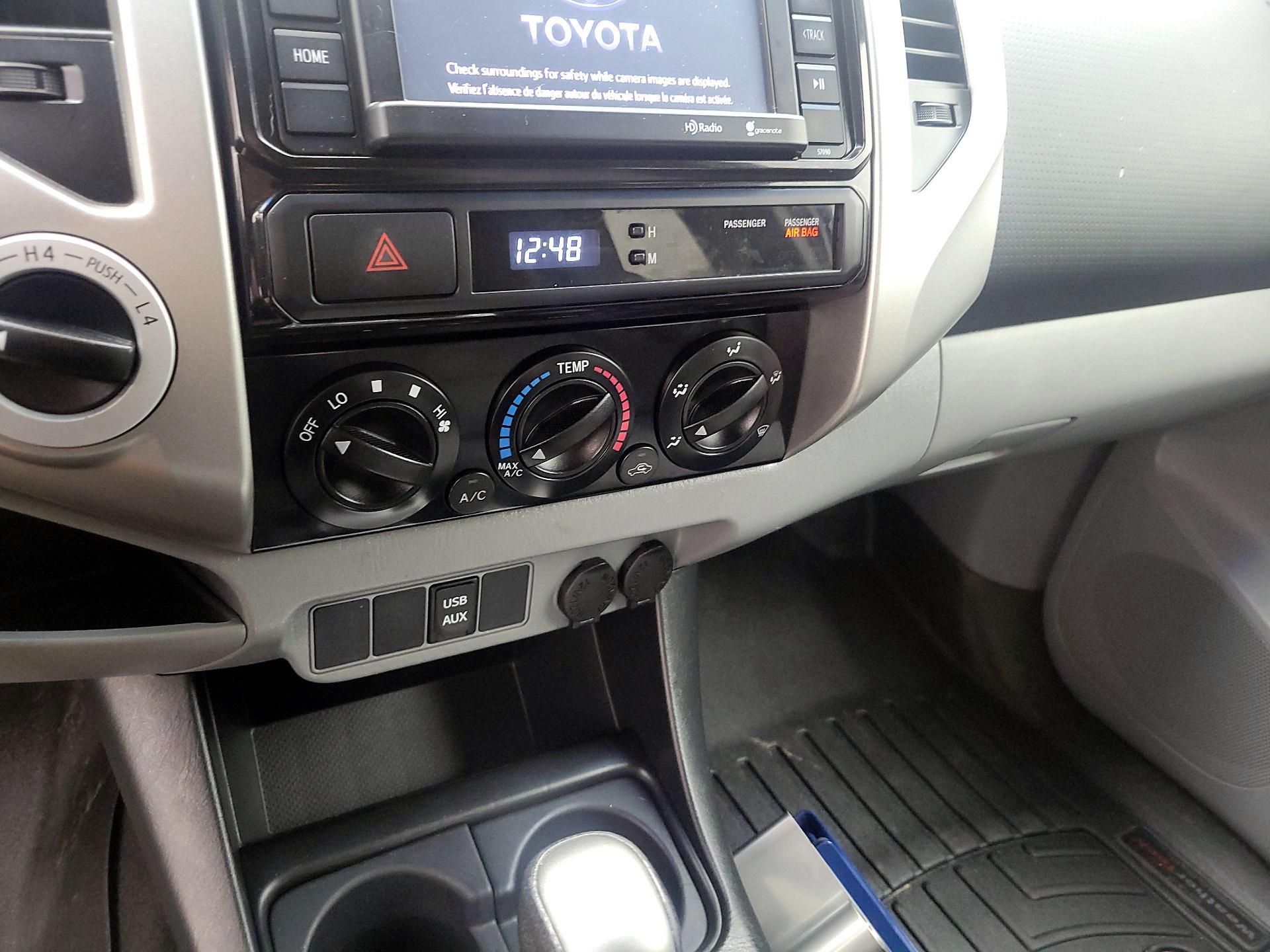 Thumbnail: 2014 Toyota Tacoma - 16