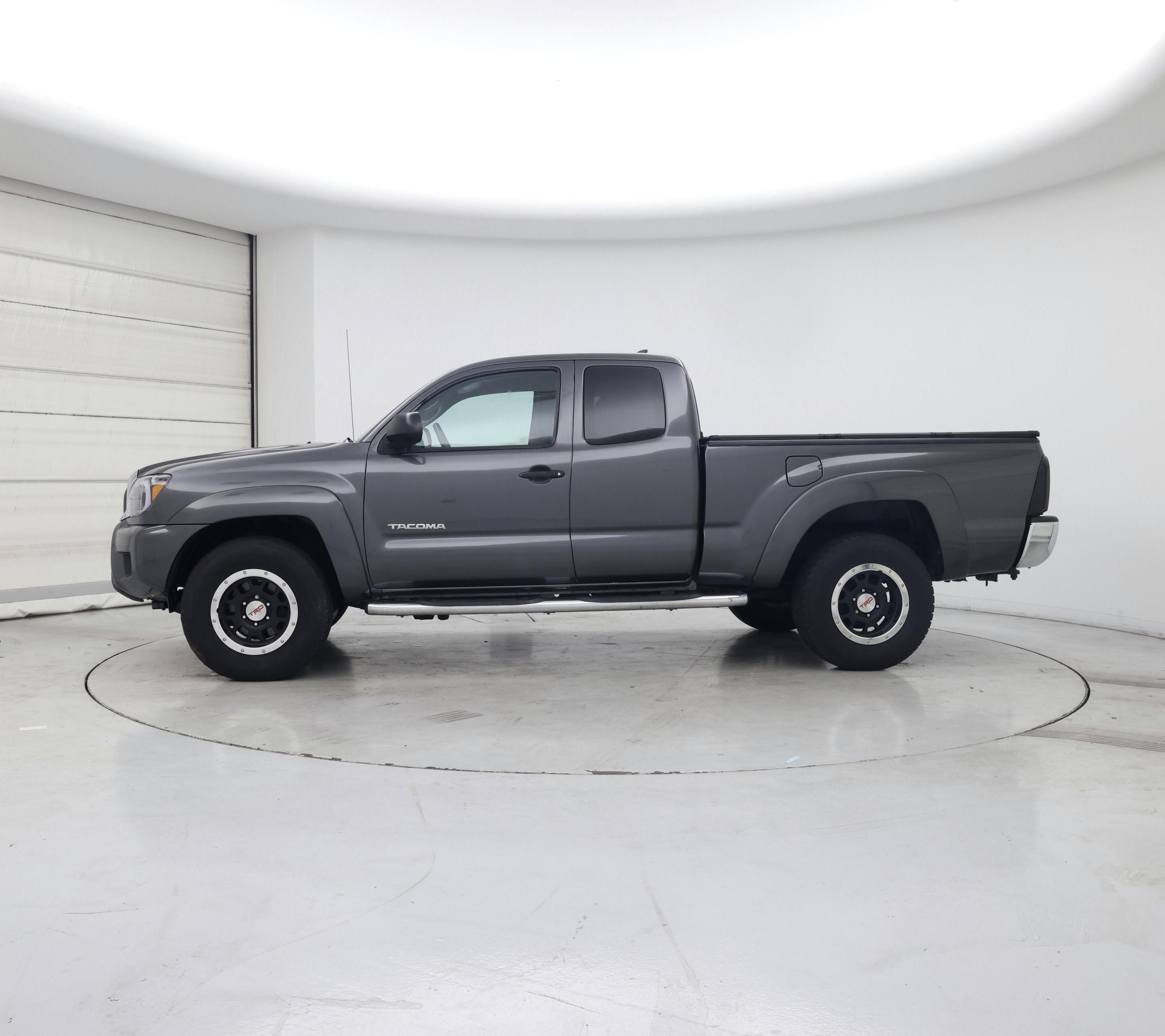 Thumbnail: 2014 Toyota Tacoma - 3