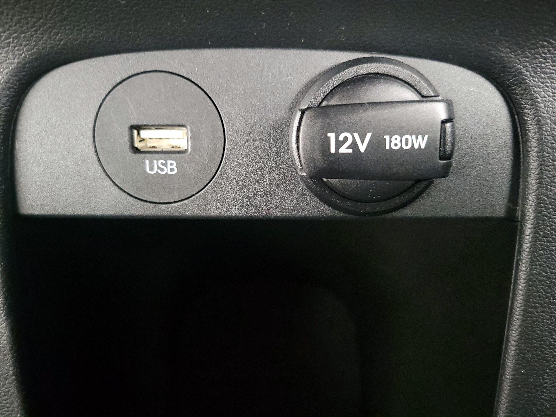 Thumbnail: 2022 Hyundai Ioniq 5 - 19