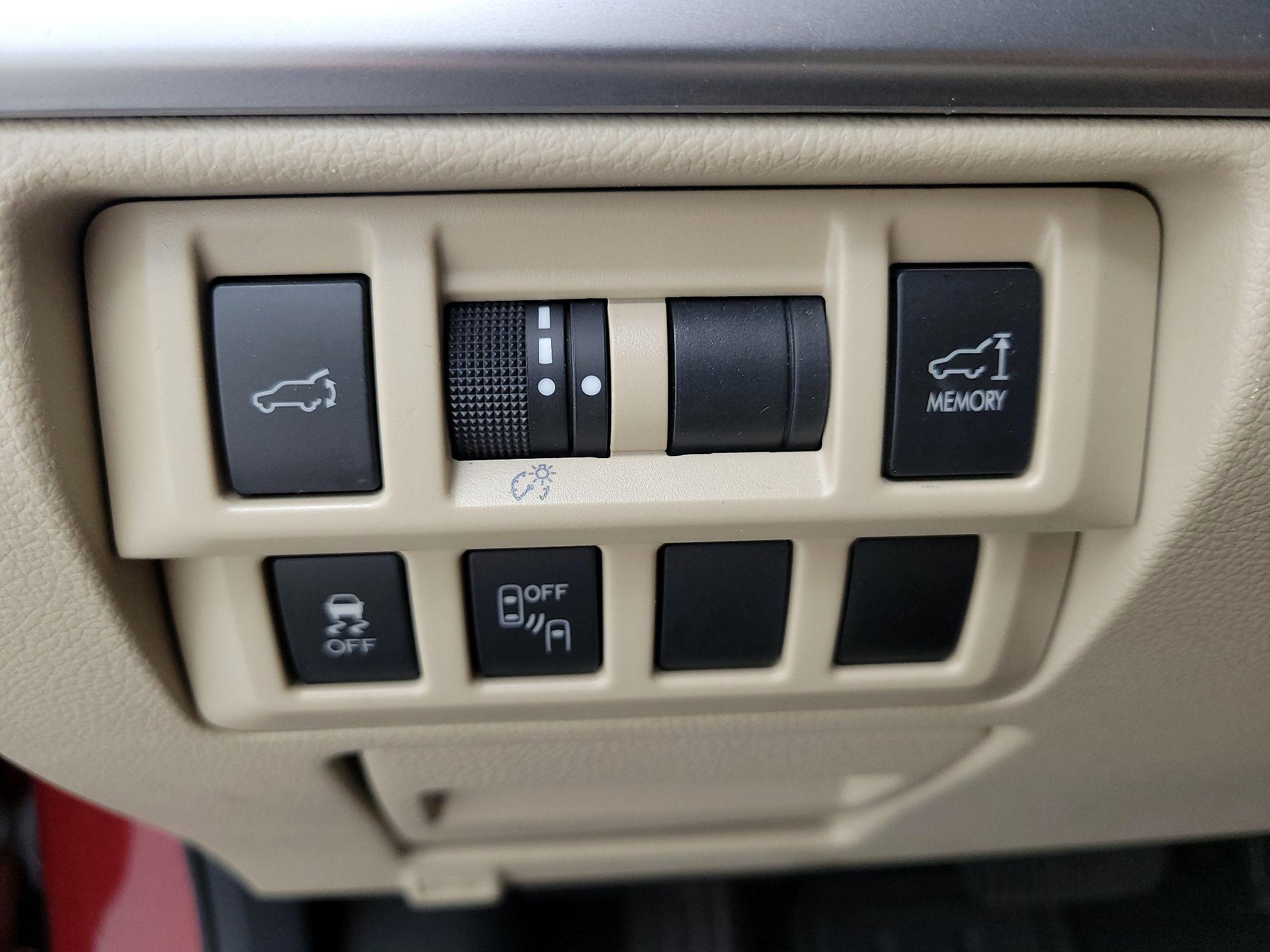 Thumbnail: 2015 Subaru Outback - 13