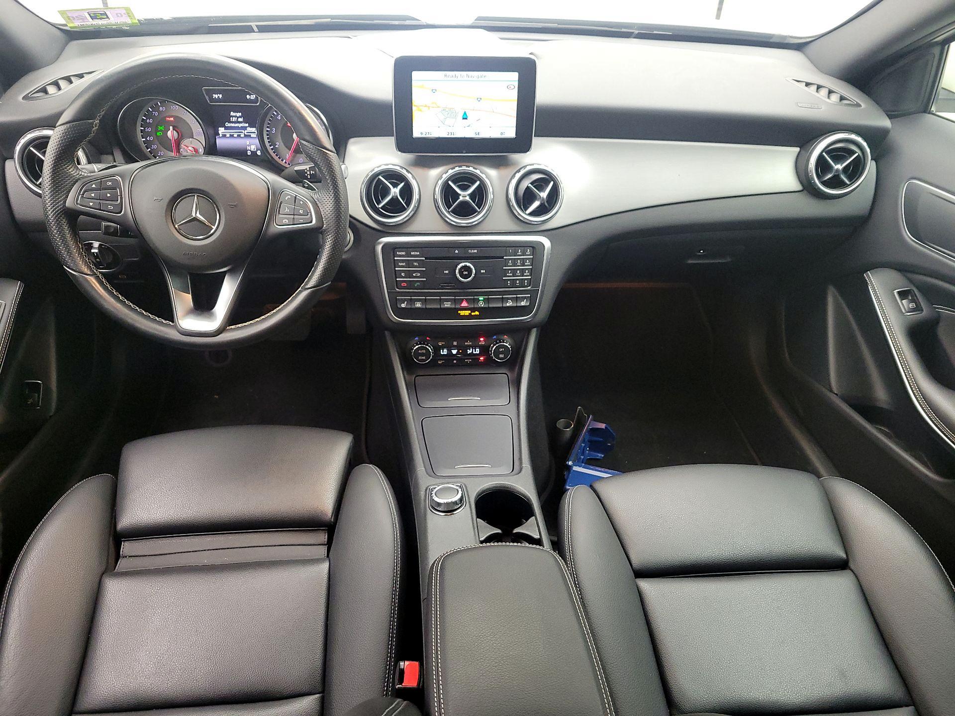 Thumbnail: 2016 Mercedes-Benz GLA - 9