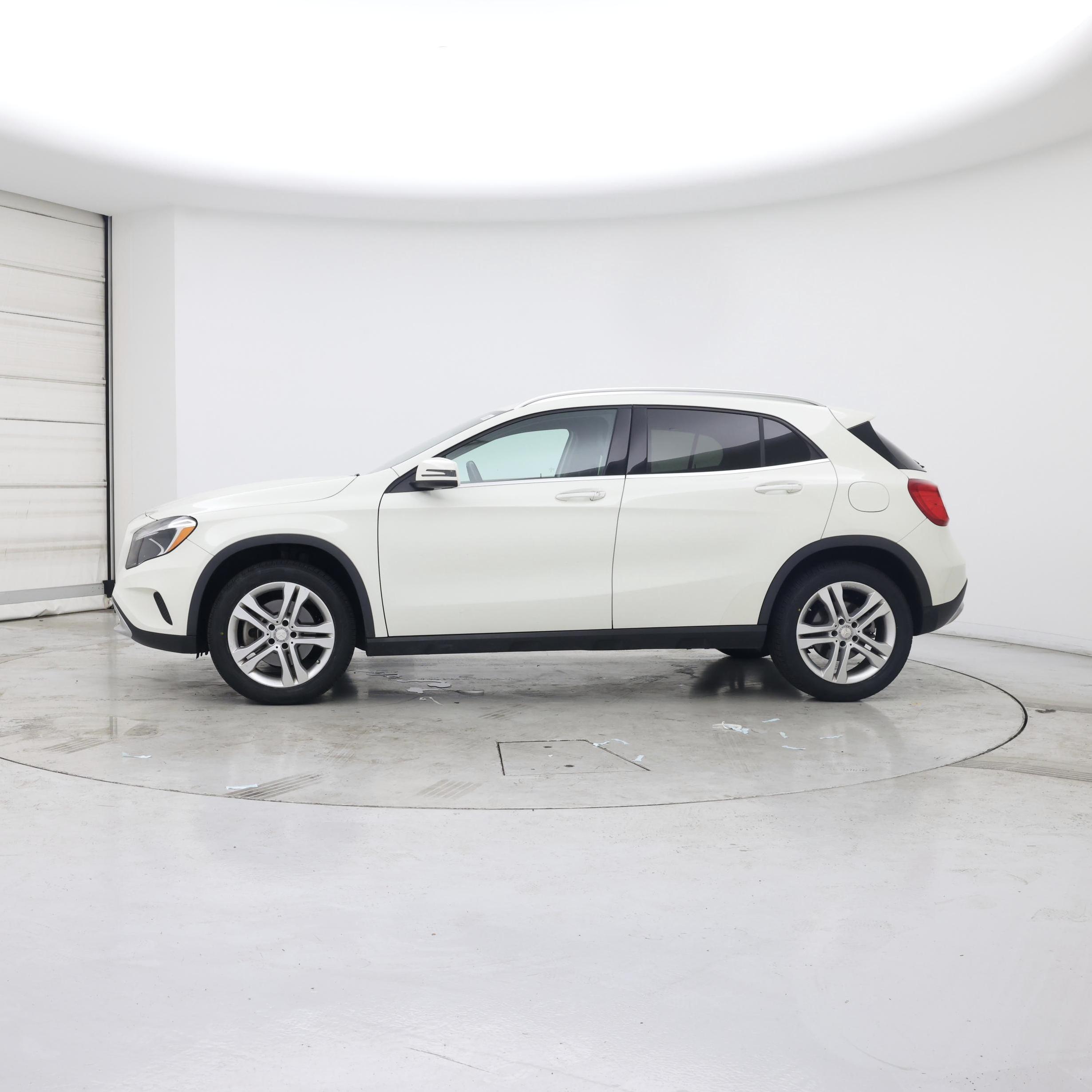 Thumbnail: 2016 Mercedes-Benz GLA - 3