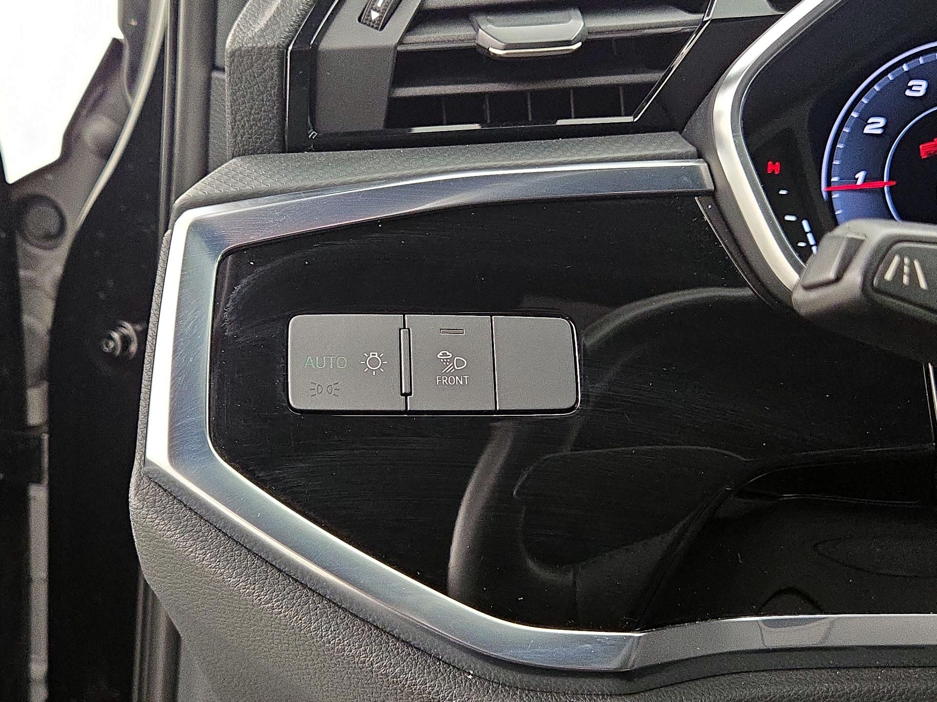 Thumbnail: 2020 Audi Q3 - 13