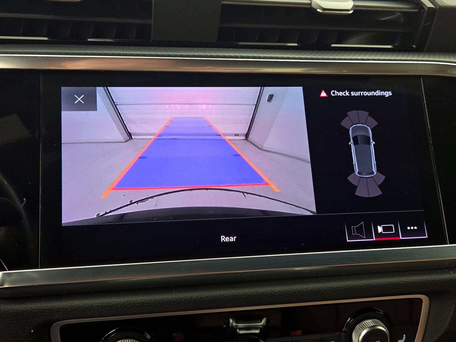 Thumbnail: 2020 Audi Q3 - 15