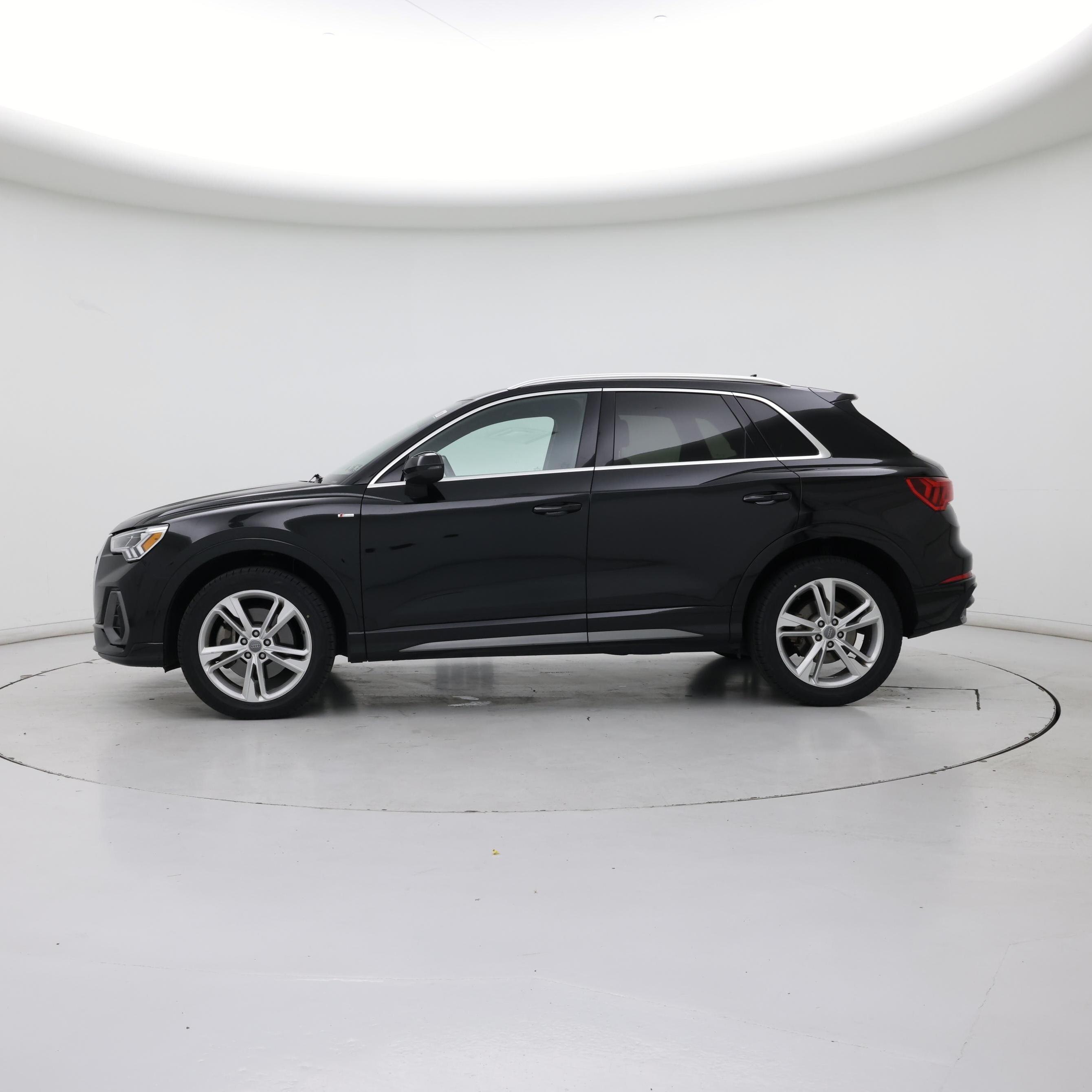 Thumbnail: 2020 Audi Q3 - 3