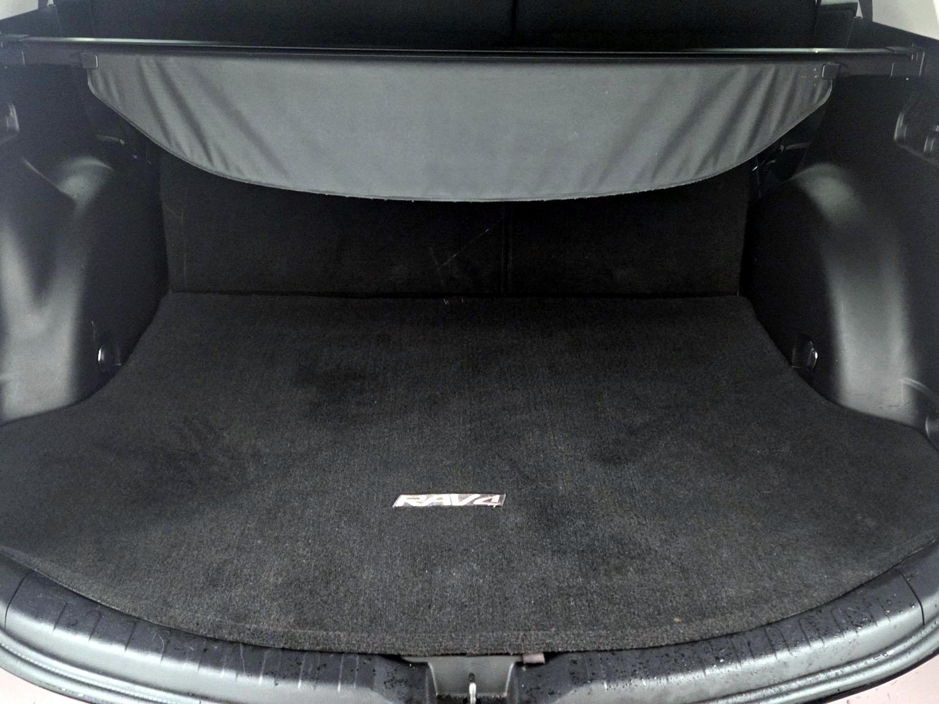 Thumbnail: 2017 Toyota RAV4 - 19