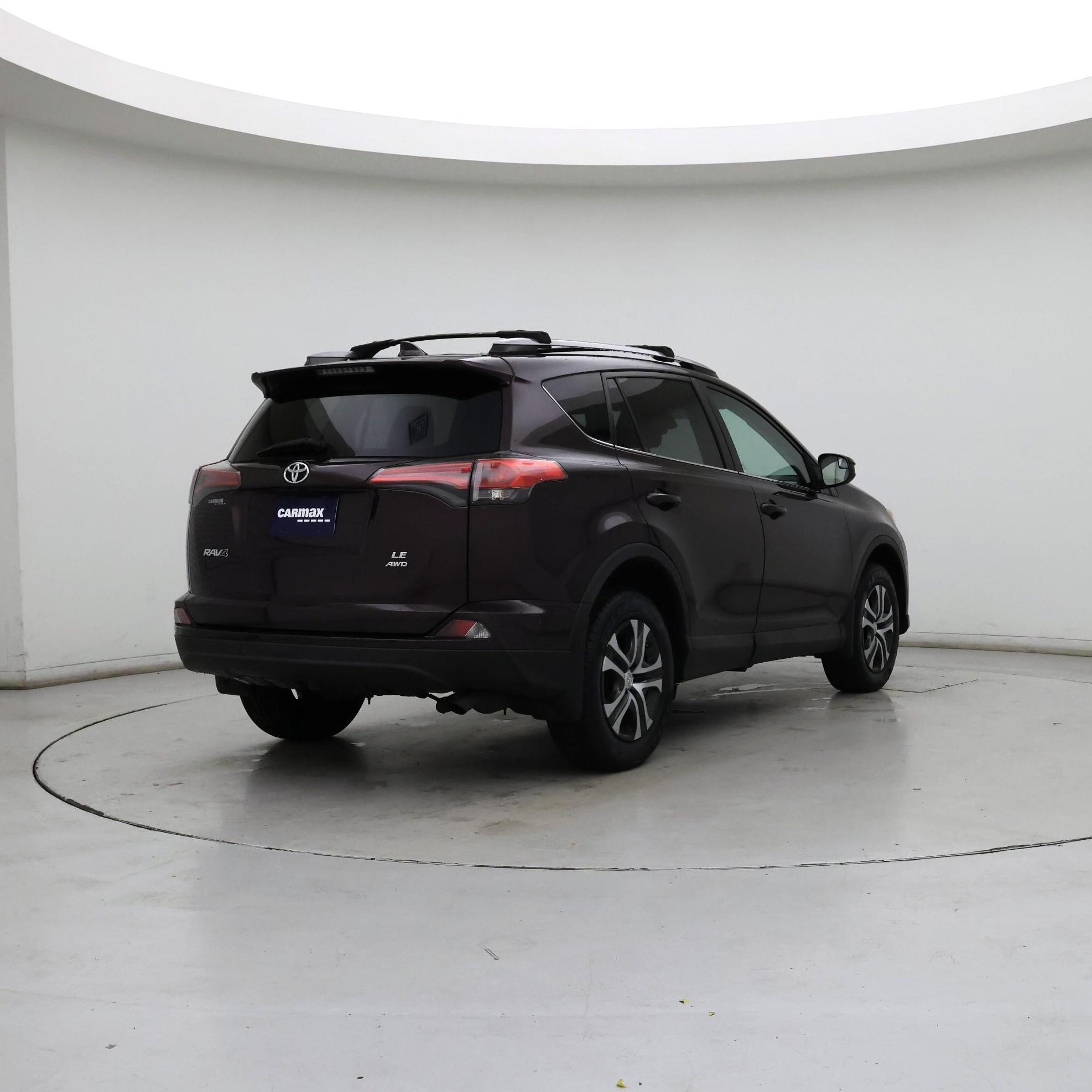 Thumbnail: 2017 Toyota RAV4 - 8