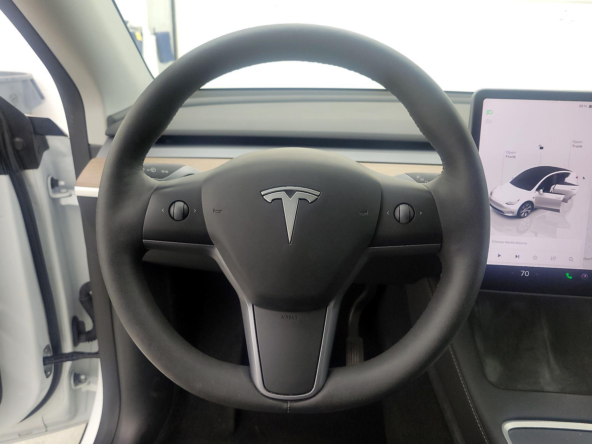 Thumbnail: 2023 Tesla Model Y - 10