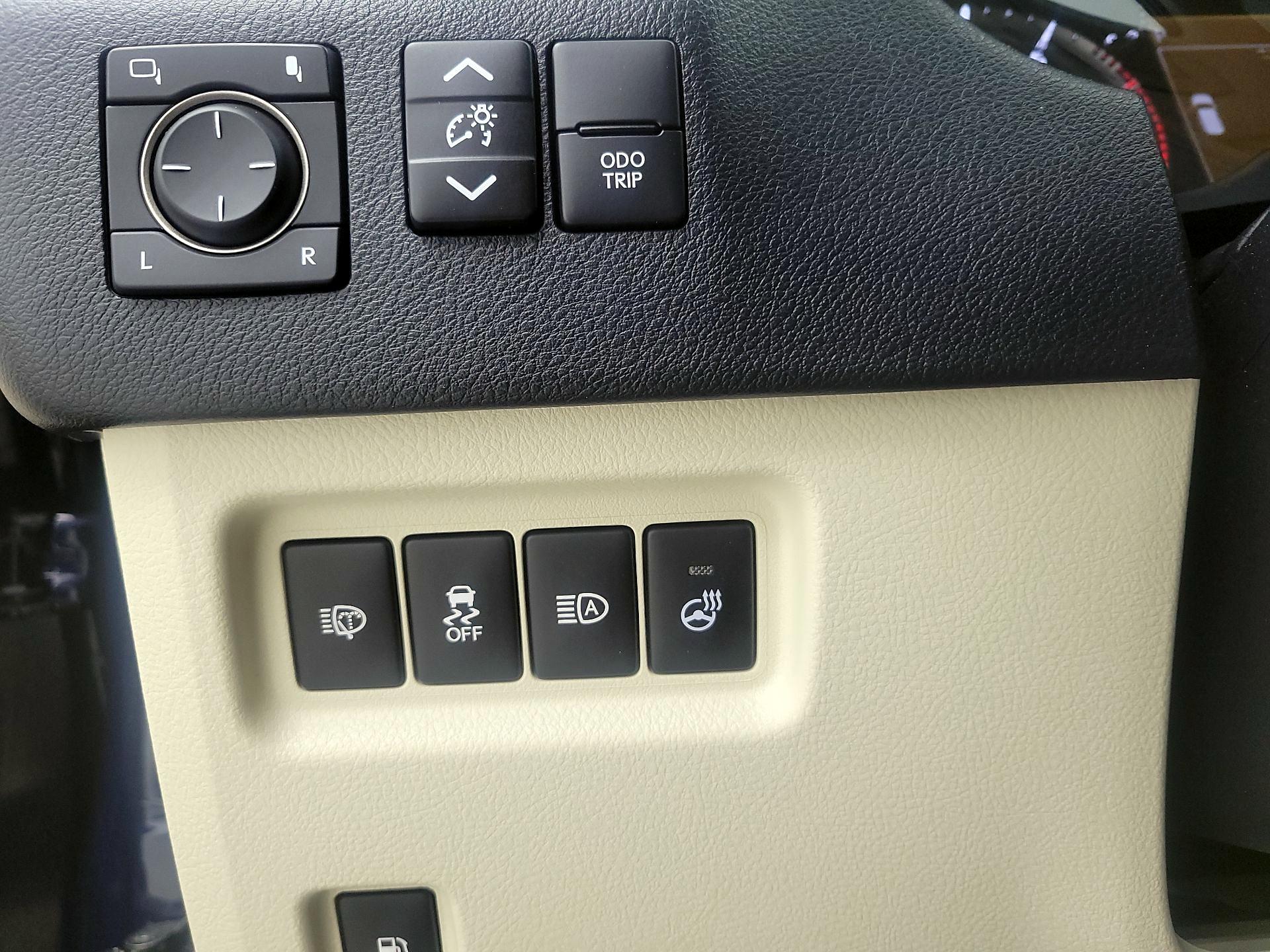 Thumbnail: 2023 Lexus GX - 13