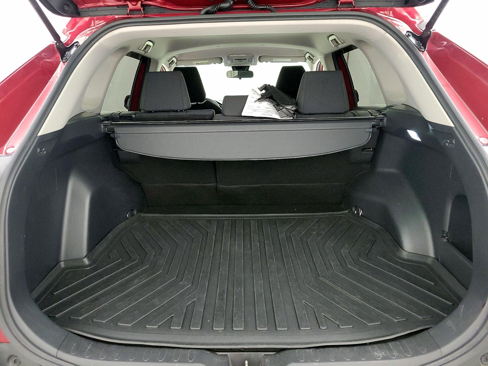 Thumbnail: 2021 Toyota RAV4 - 20