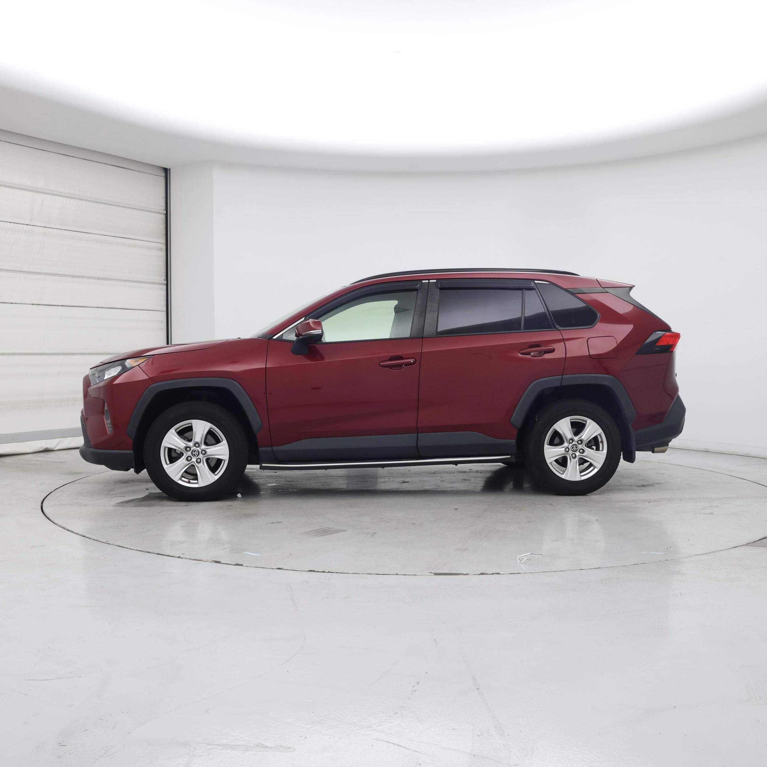 Thumbnail: 2021 Toyota RAV4 - 3