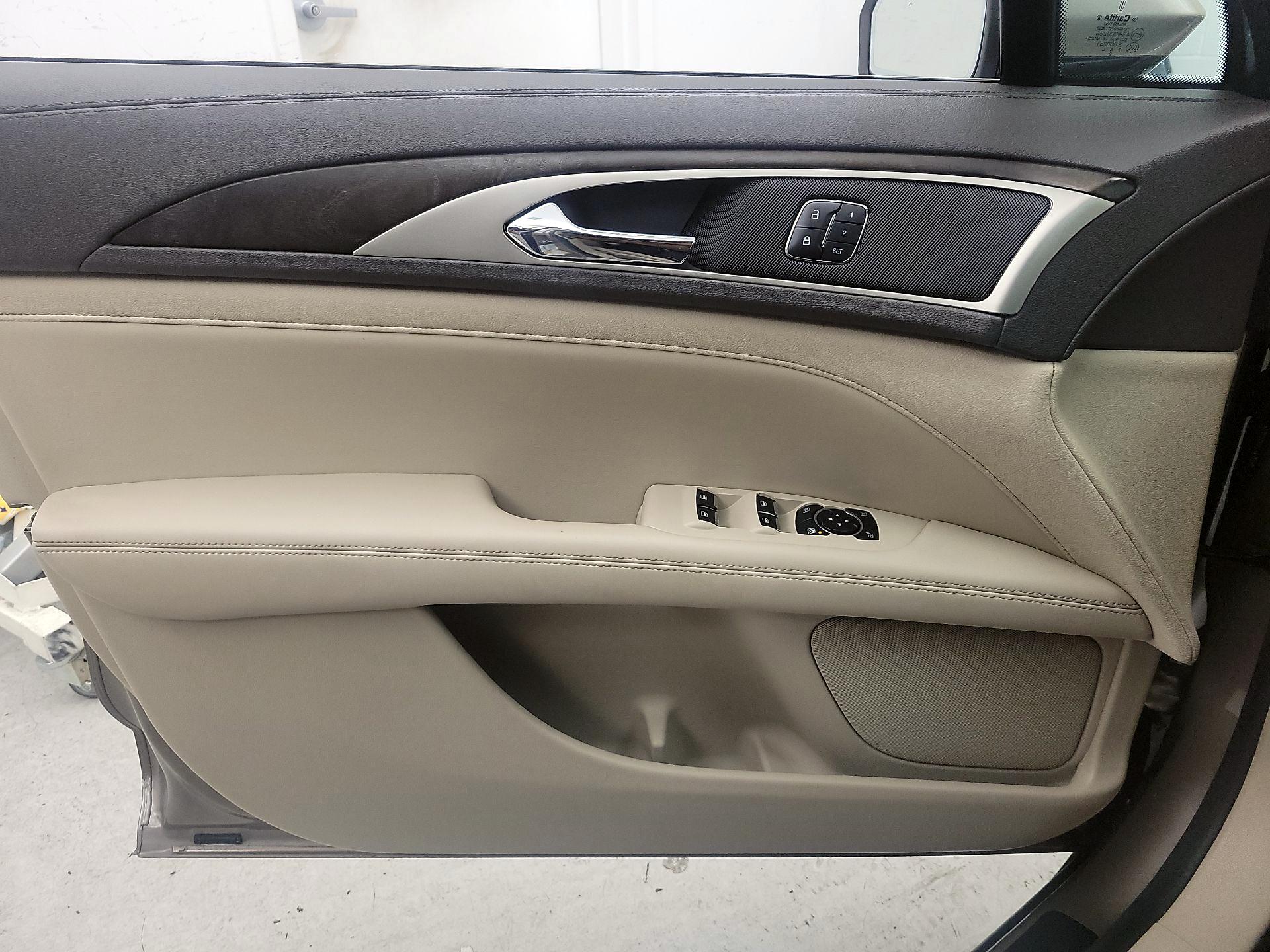 Thumbnail: 2018 Lincoln MKZ - 12