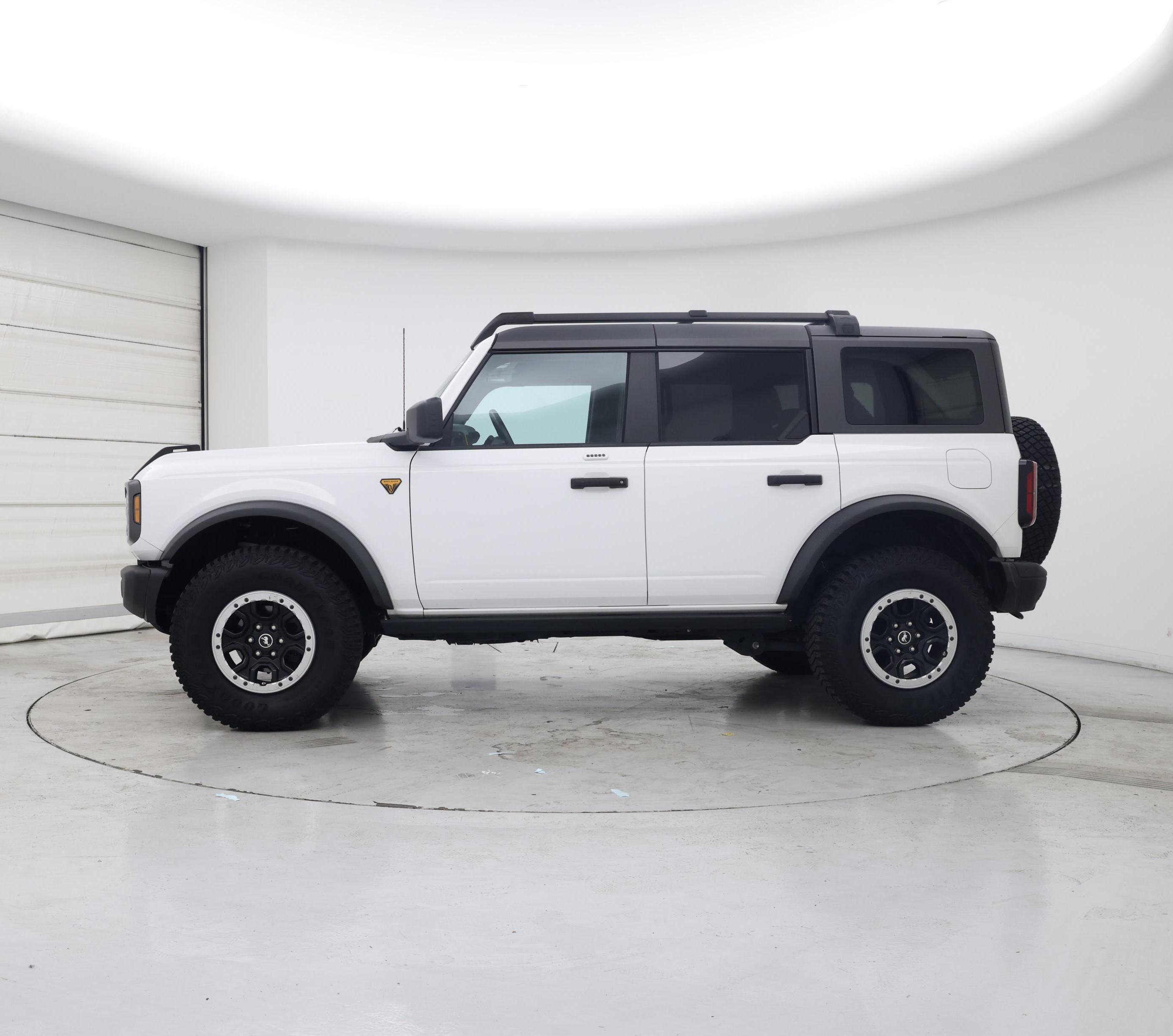 Thumbnail: 2023 Ford Bronco - 3