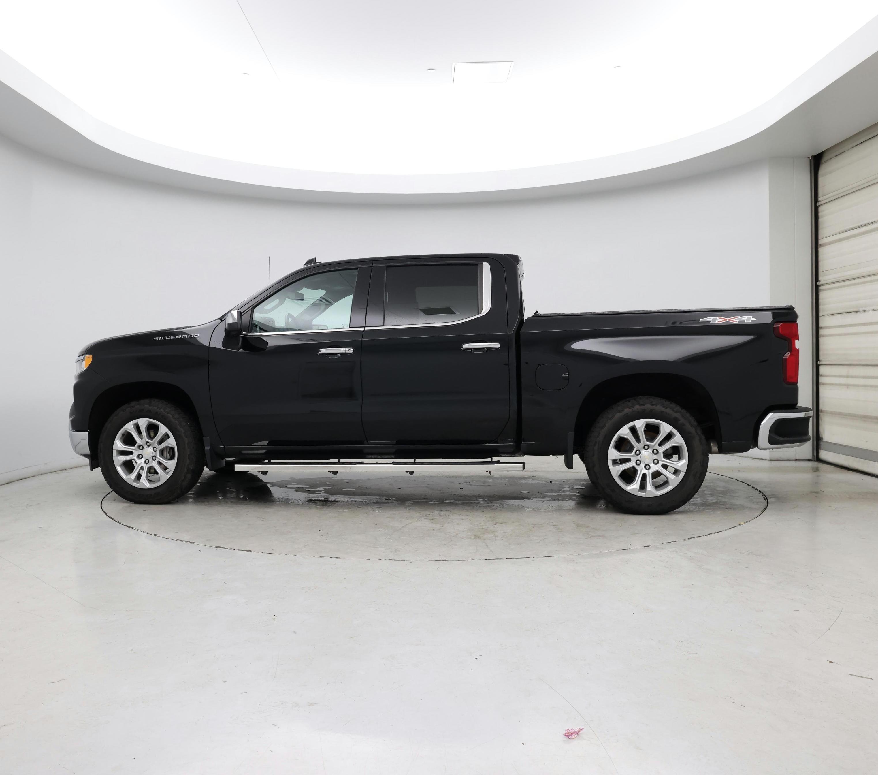 Thumbnail: 2022 Chevrolet Silverado 1500 - 3