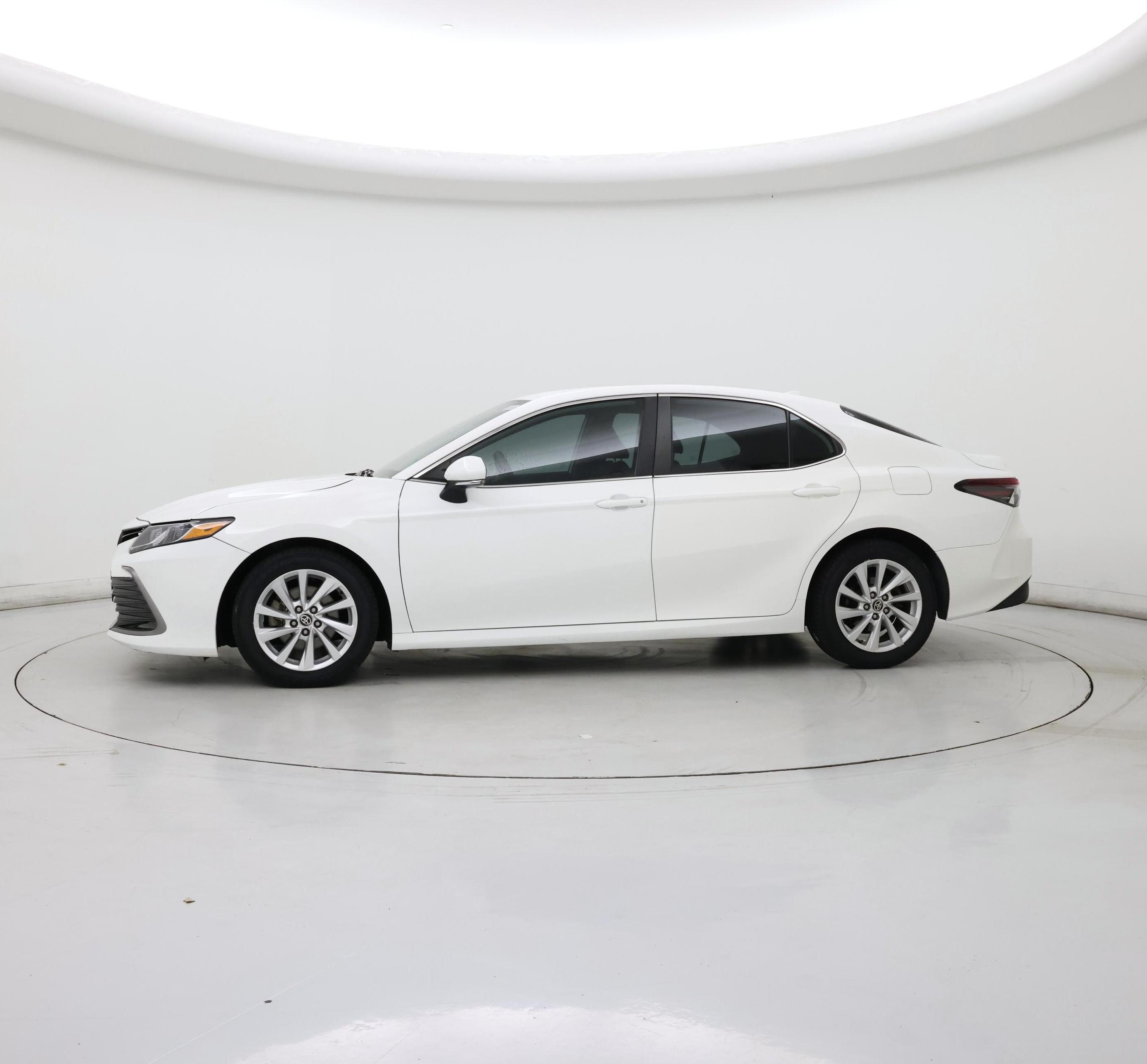 Thumbnail: 2021 Toyota Camry - 3