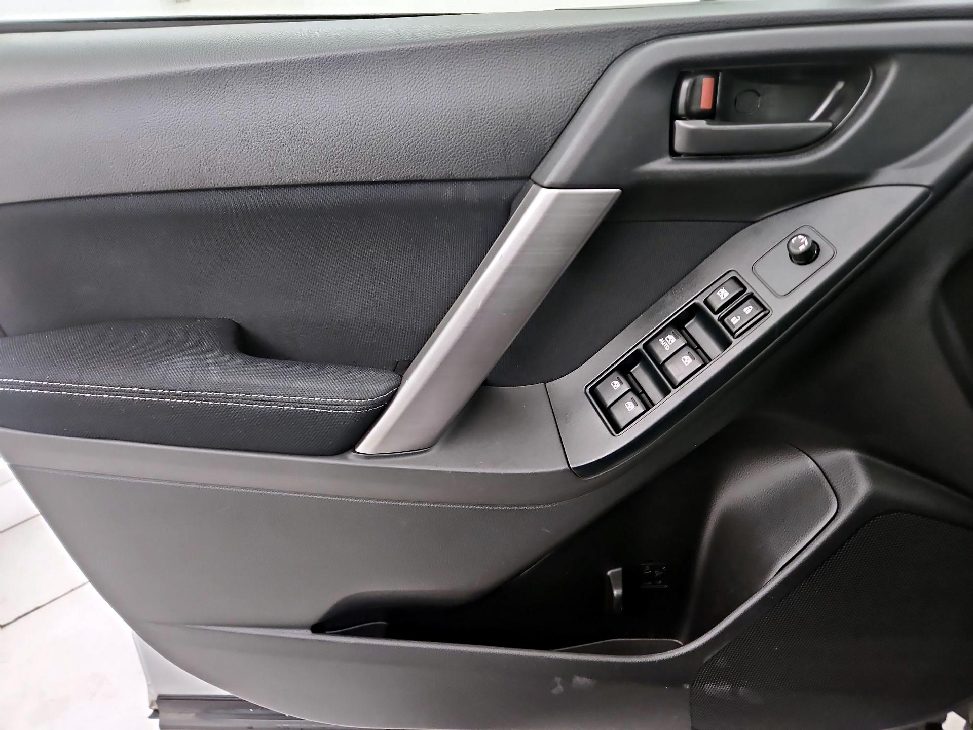 Thumbnail: 2015 Subaru Forester - 12