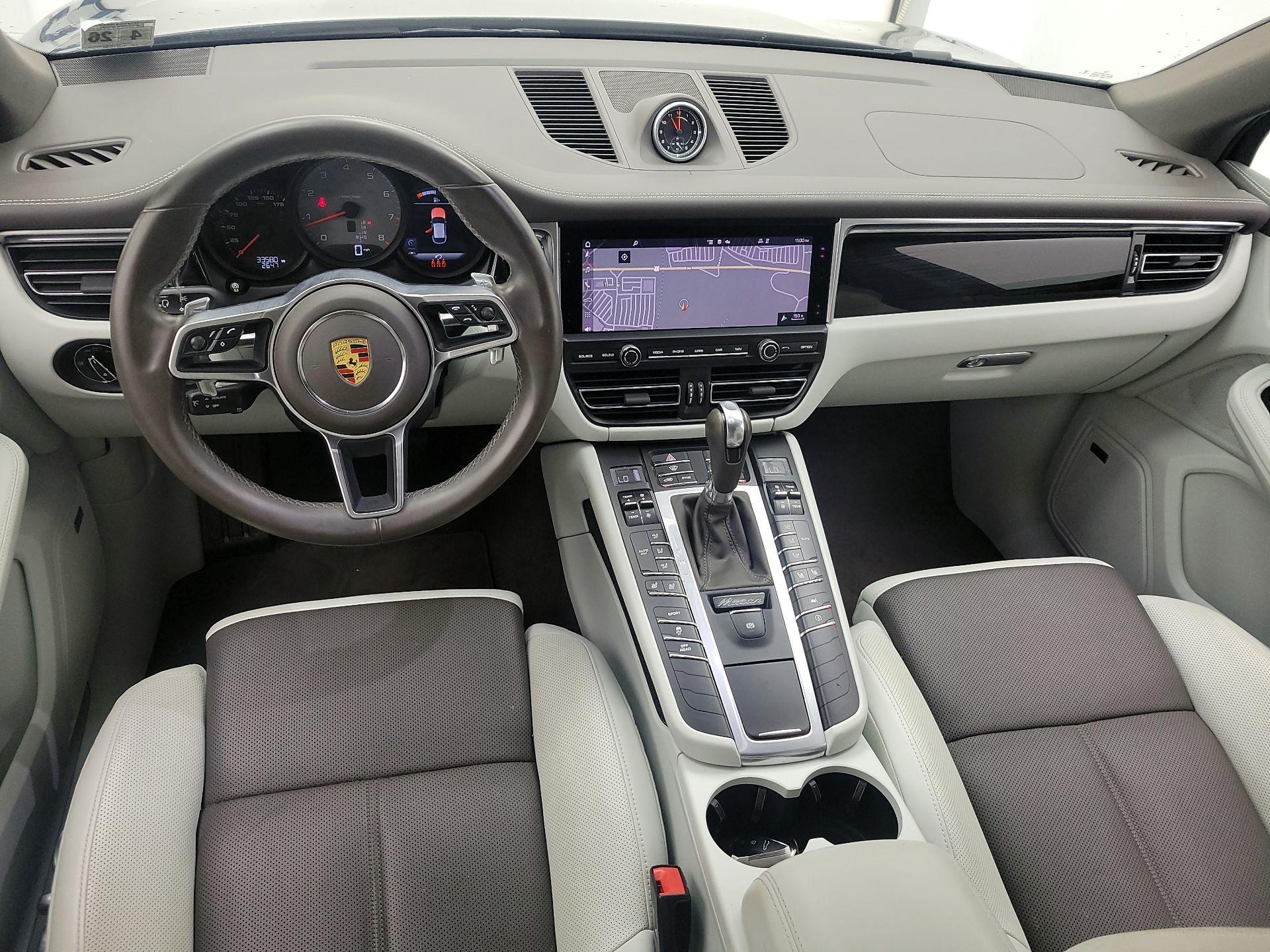 Thumbnail: 2021 Porsche Macan - 9