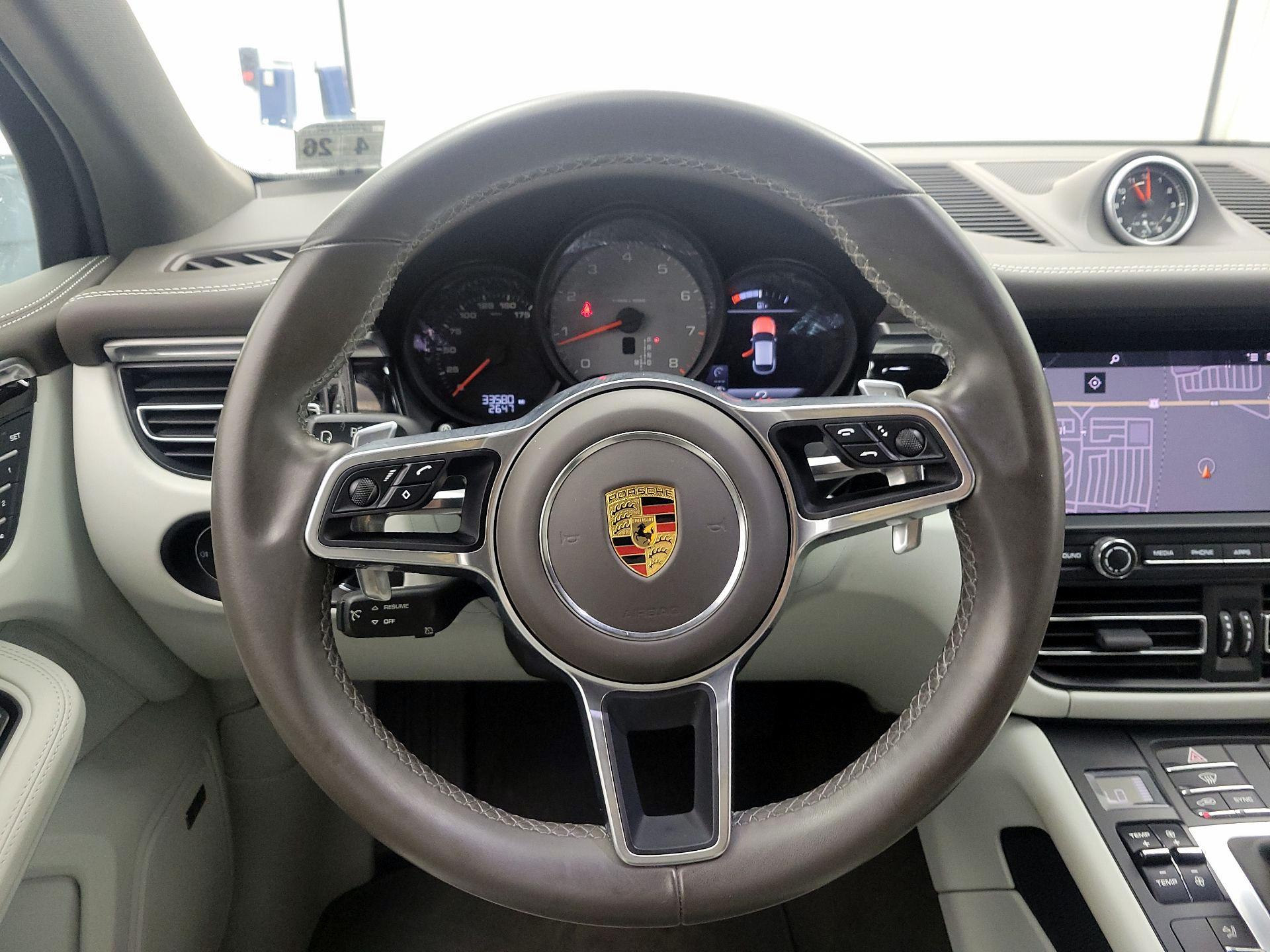 Thumbnail: 2021 Porsche Macan - 10