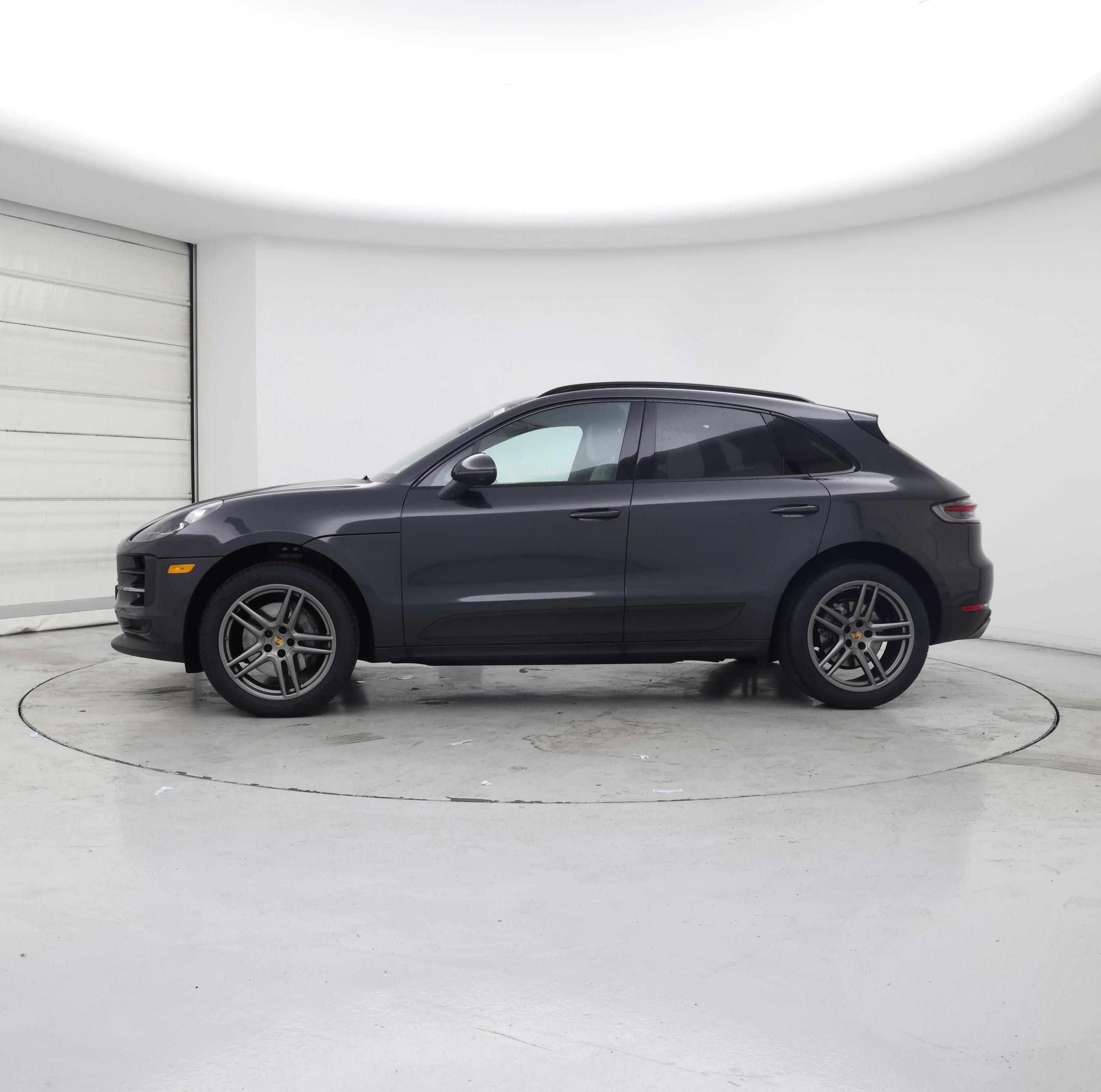 Thumbnail: 2021 Porsche Macan - 3