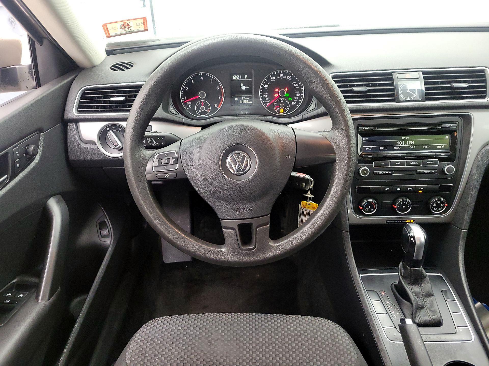Thumbnail: 2015 Volkswagen Passat - 10