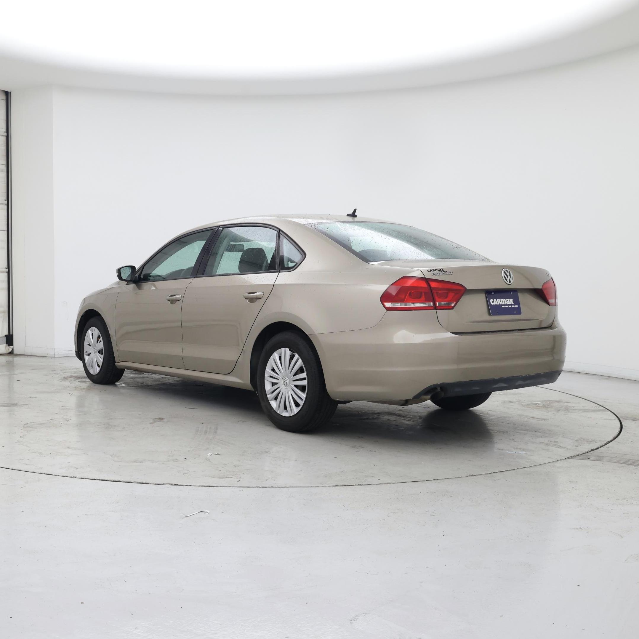 Thumbnail: 2015 Volkswagen Passat - 2