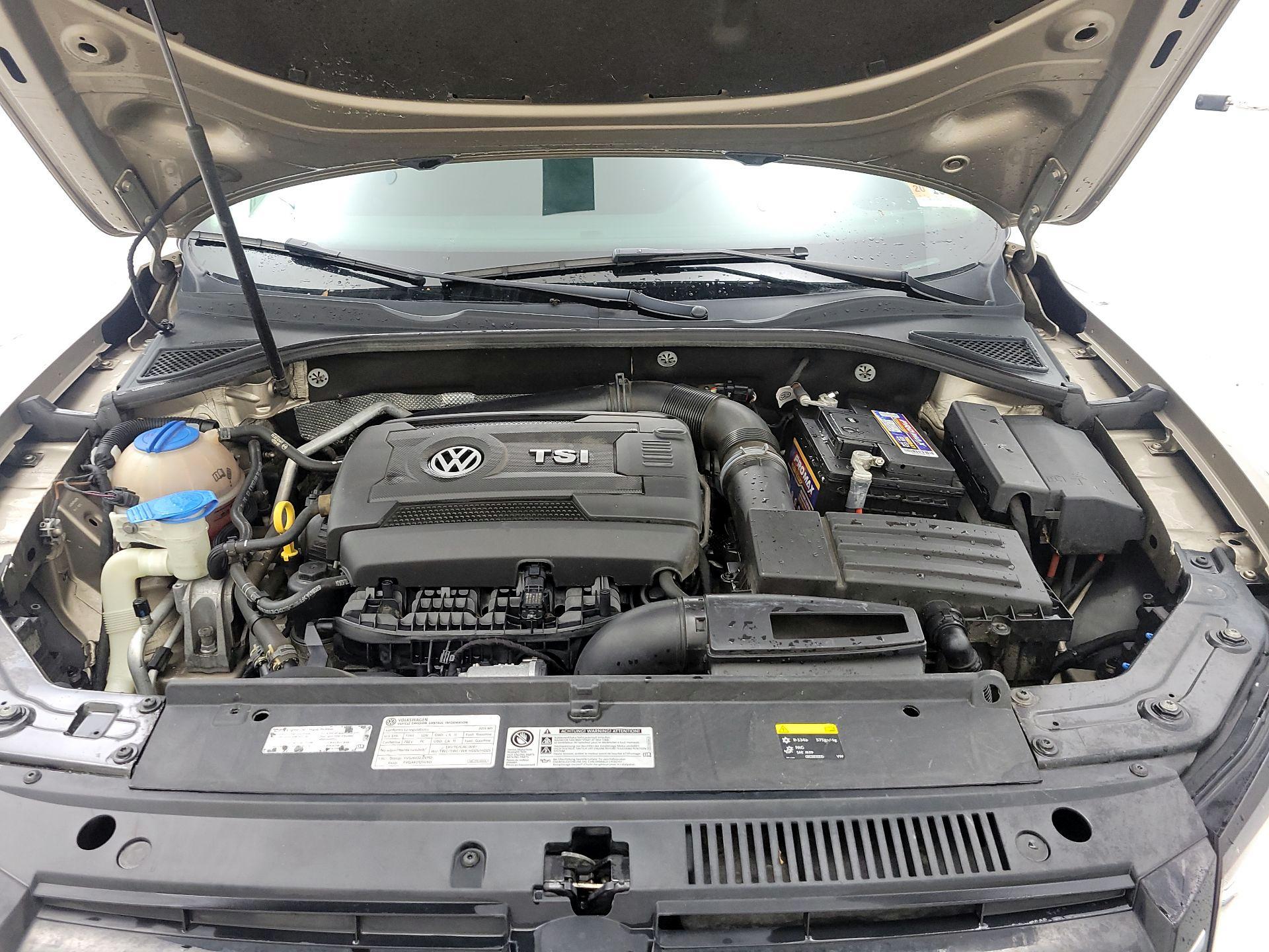 Thumbnail: 2015 Volkswagen Passat - 20