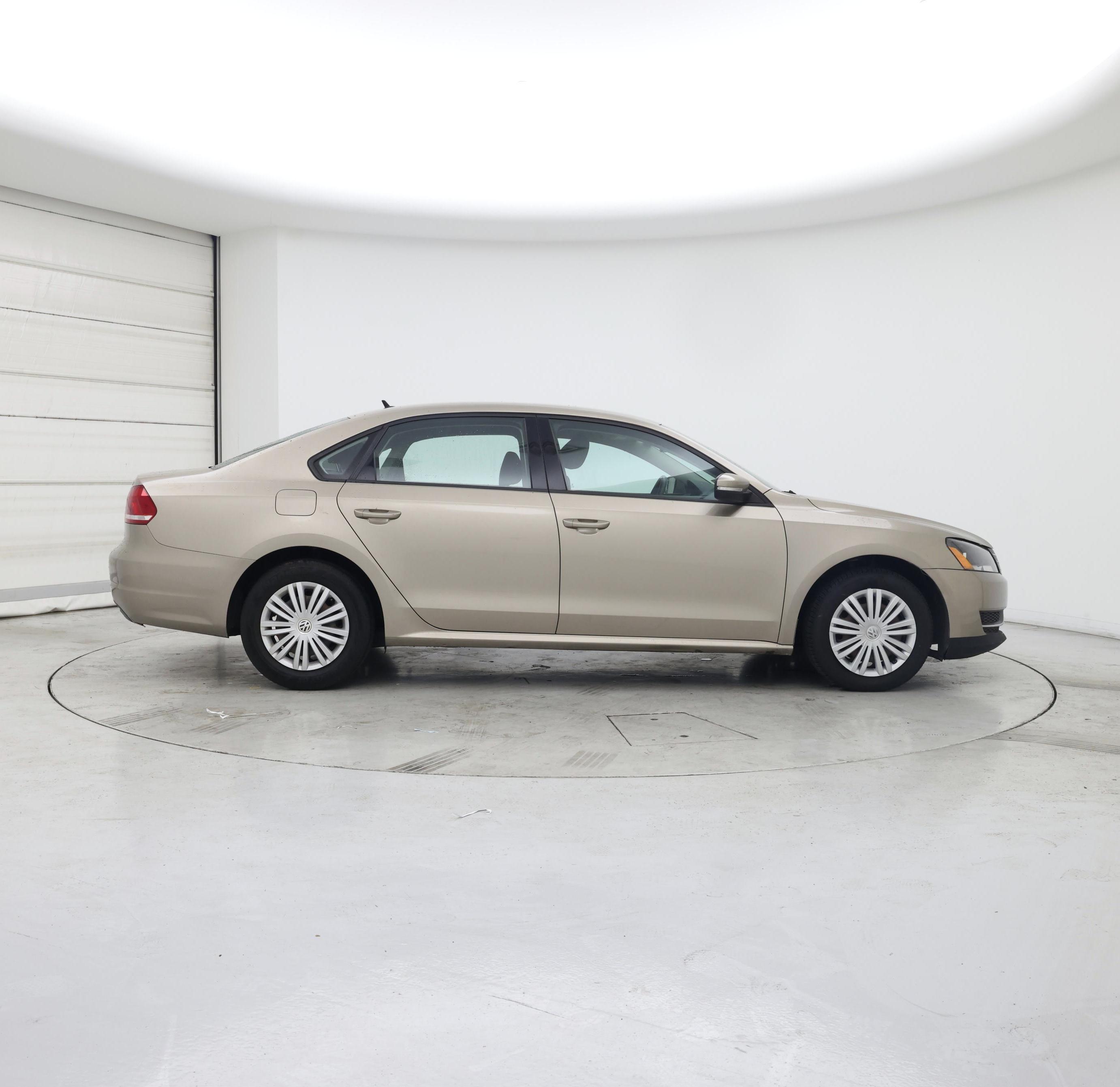 Thumbnail: 2015 Volkswagen Passat - 7