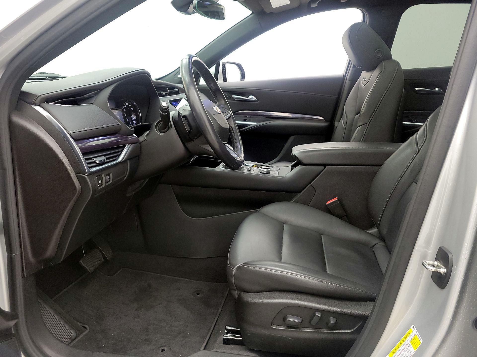 Thumbnail: 2021 Cadillac XT4 - 11
