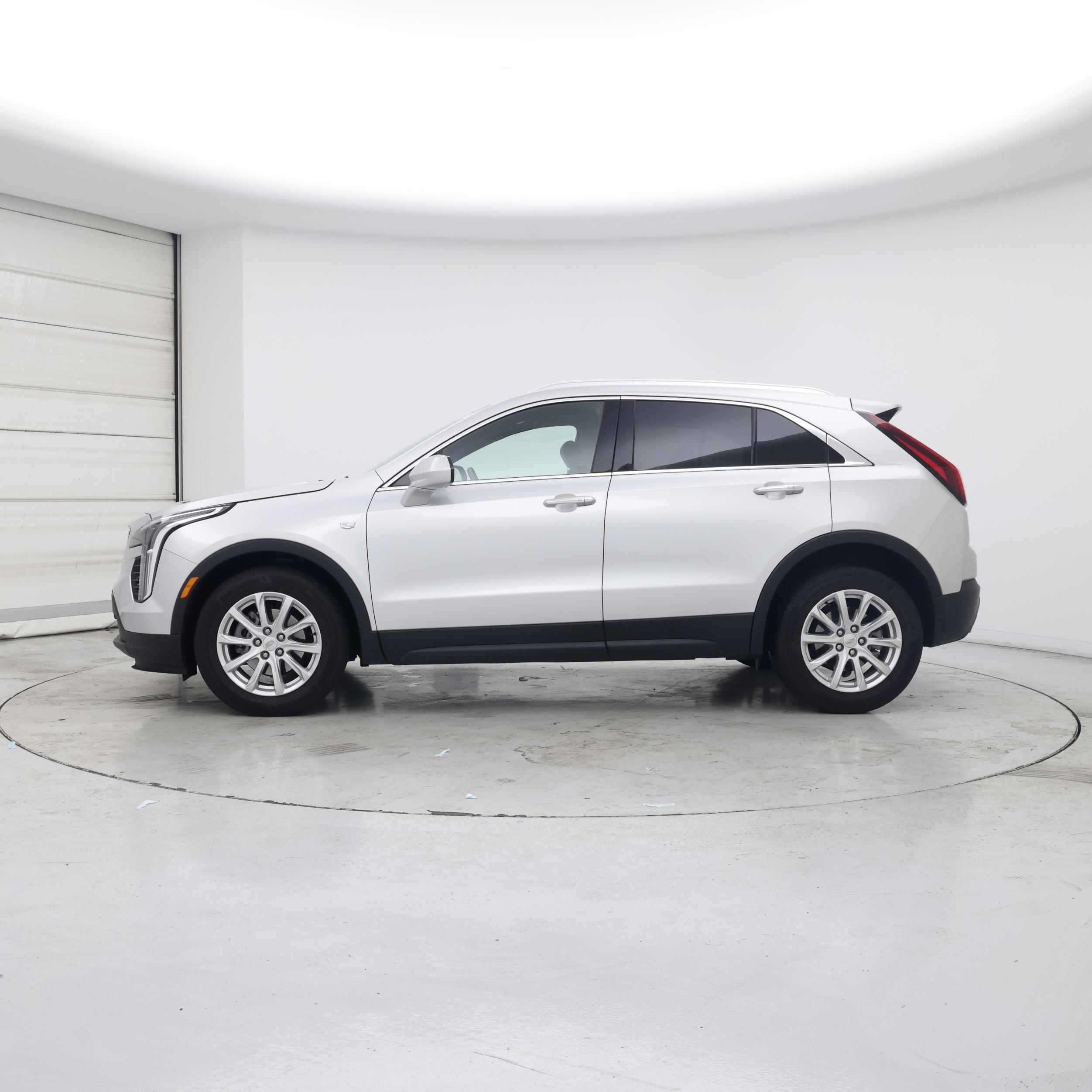 Thumbnail: 2021 Cadillac XT4 - 3