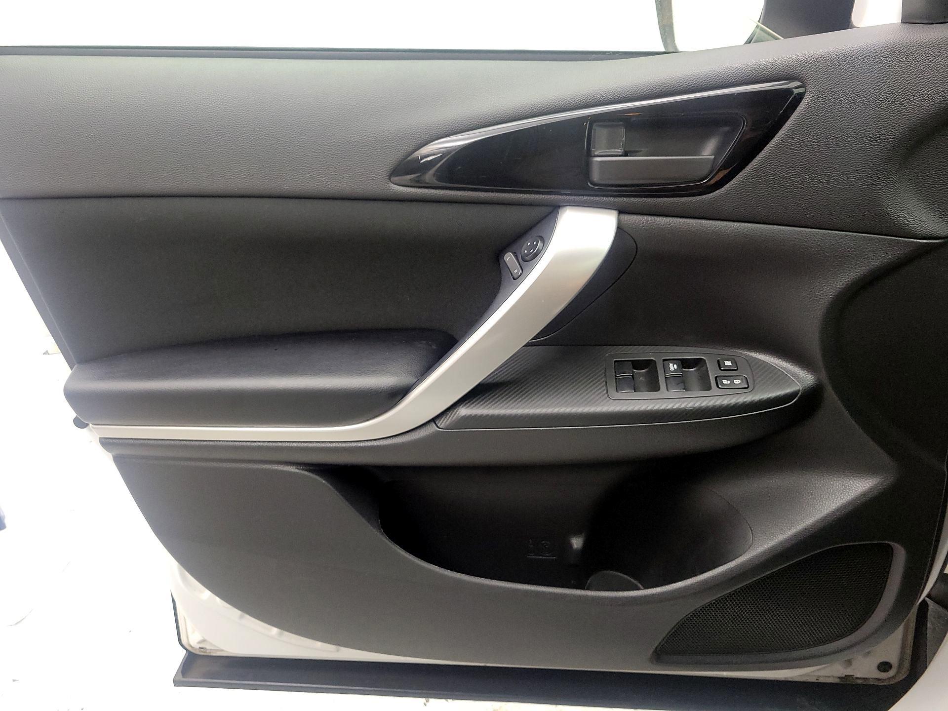 Thumbnail: 2019 Mitsubishi Eclipse Cross - 12