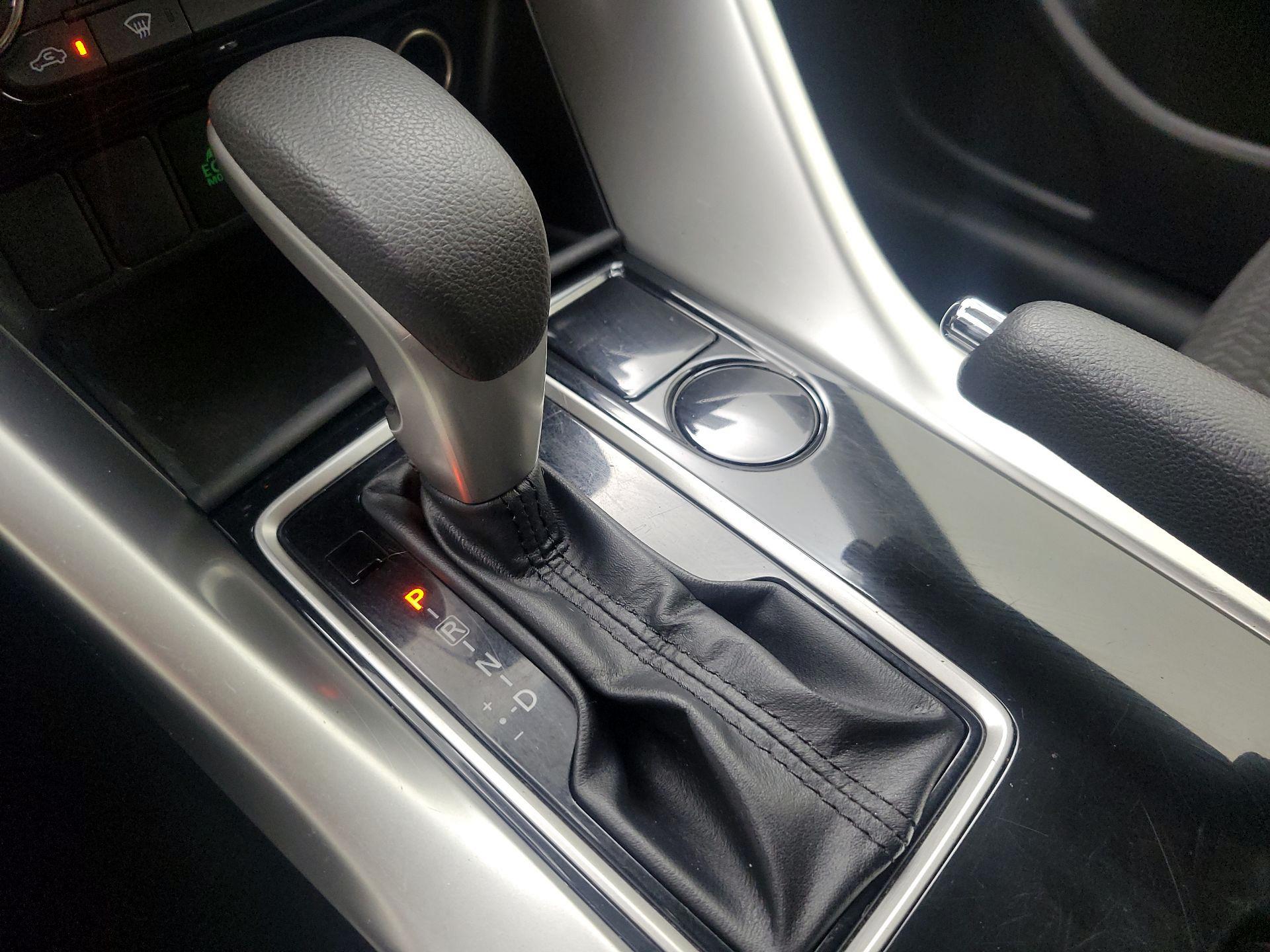 Thumbnail: 2019 Mitsubishi Eclipse Cross - 16