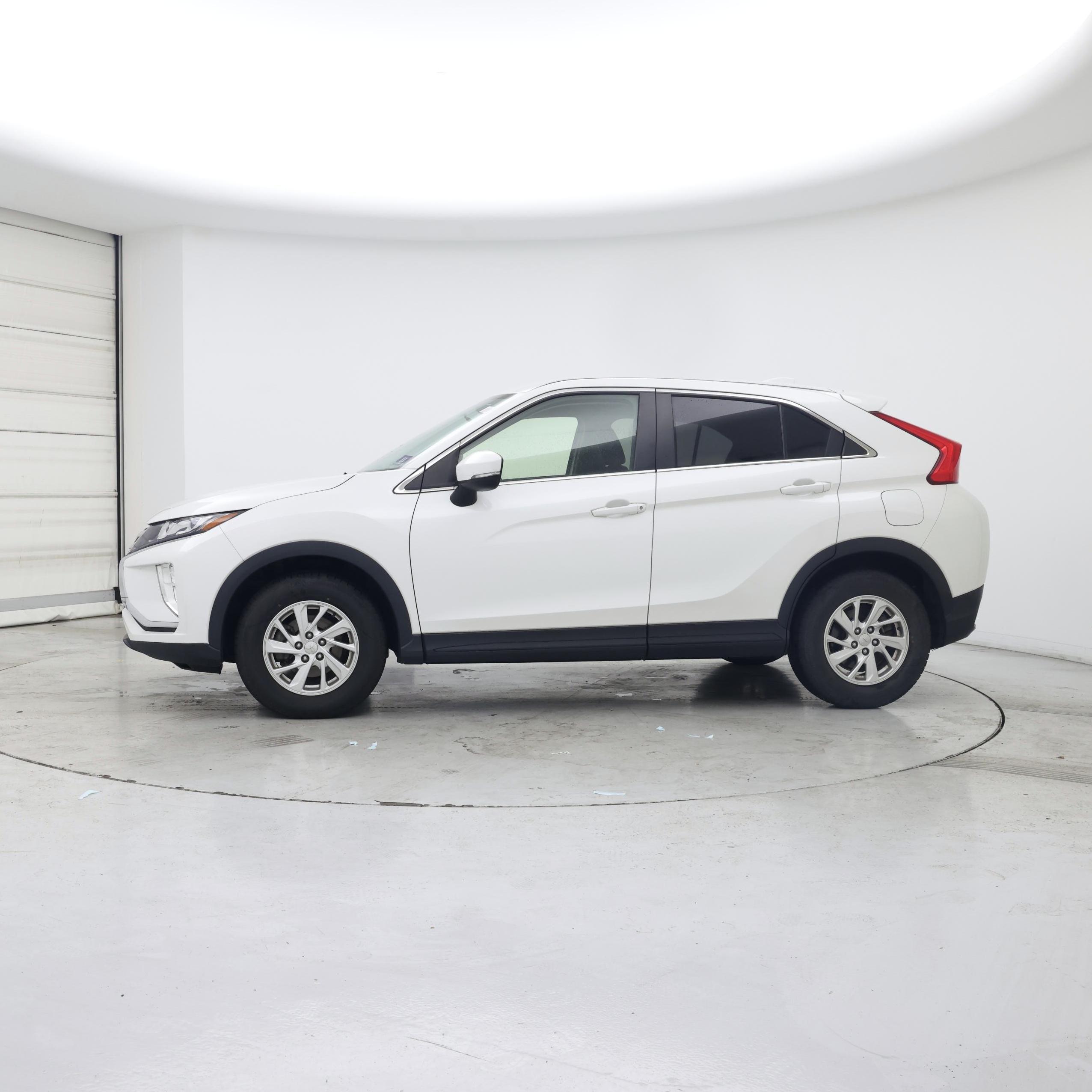 Thumbnail: 2019 Mitsubishi Eclipse Cross - 3