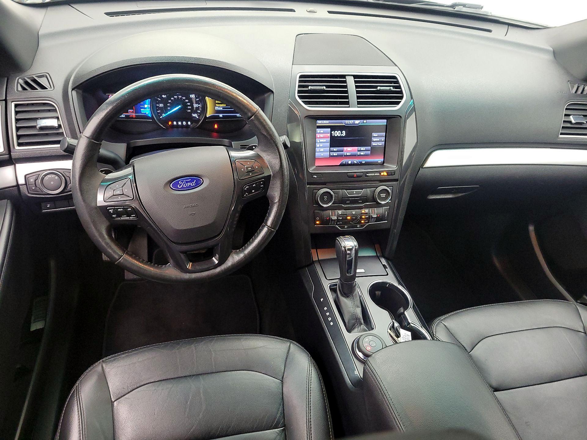 Thumbnail: 2016 Ford Explorer - 9
