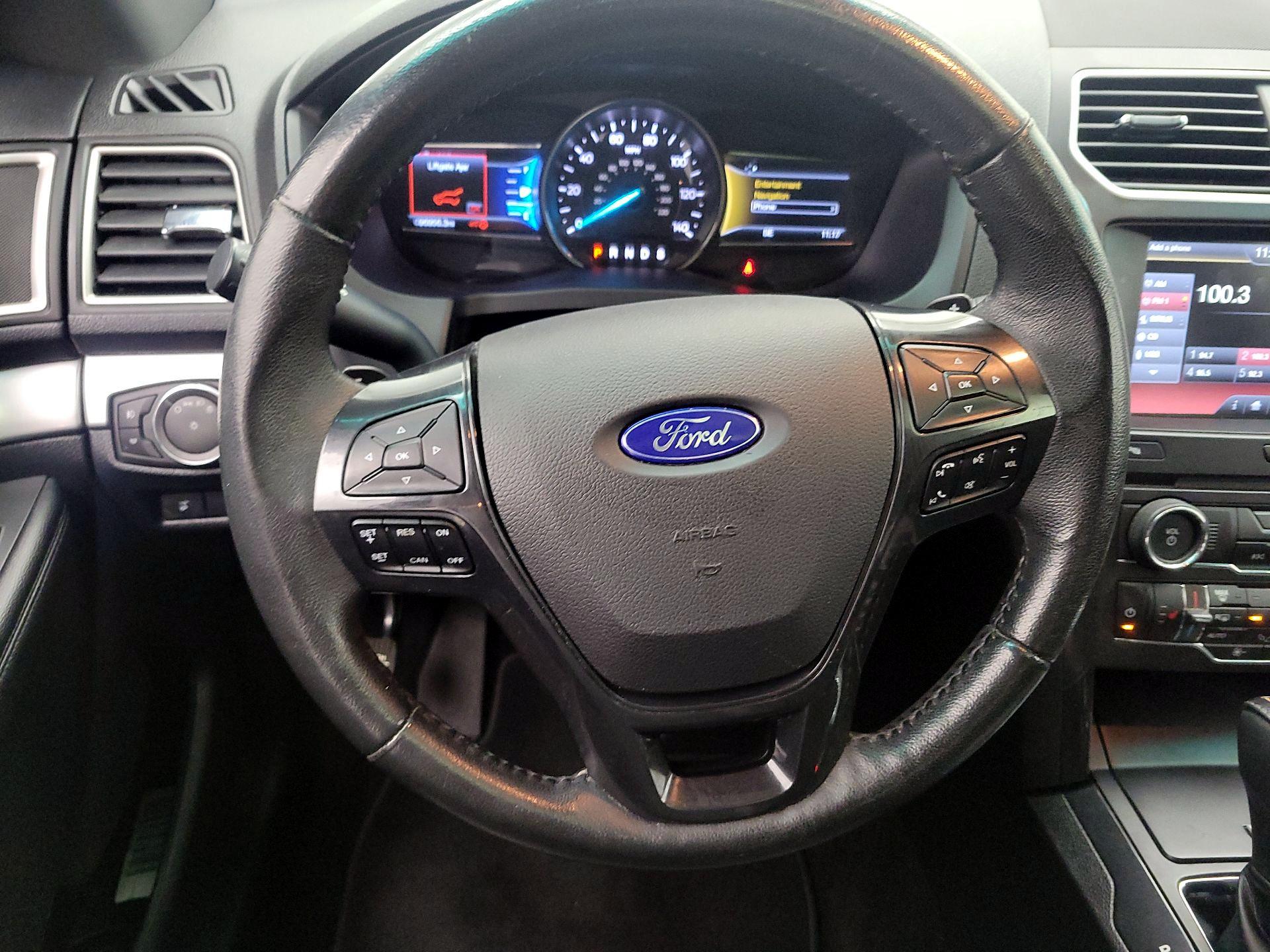 Thumbnail: 2016 Ford Explorer - 10