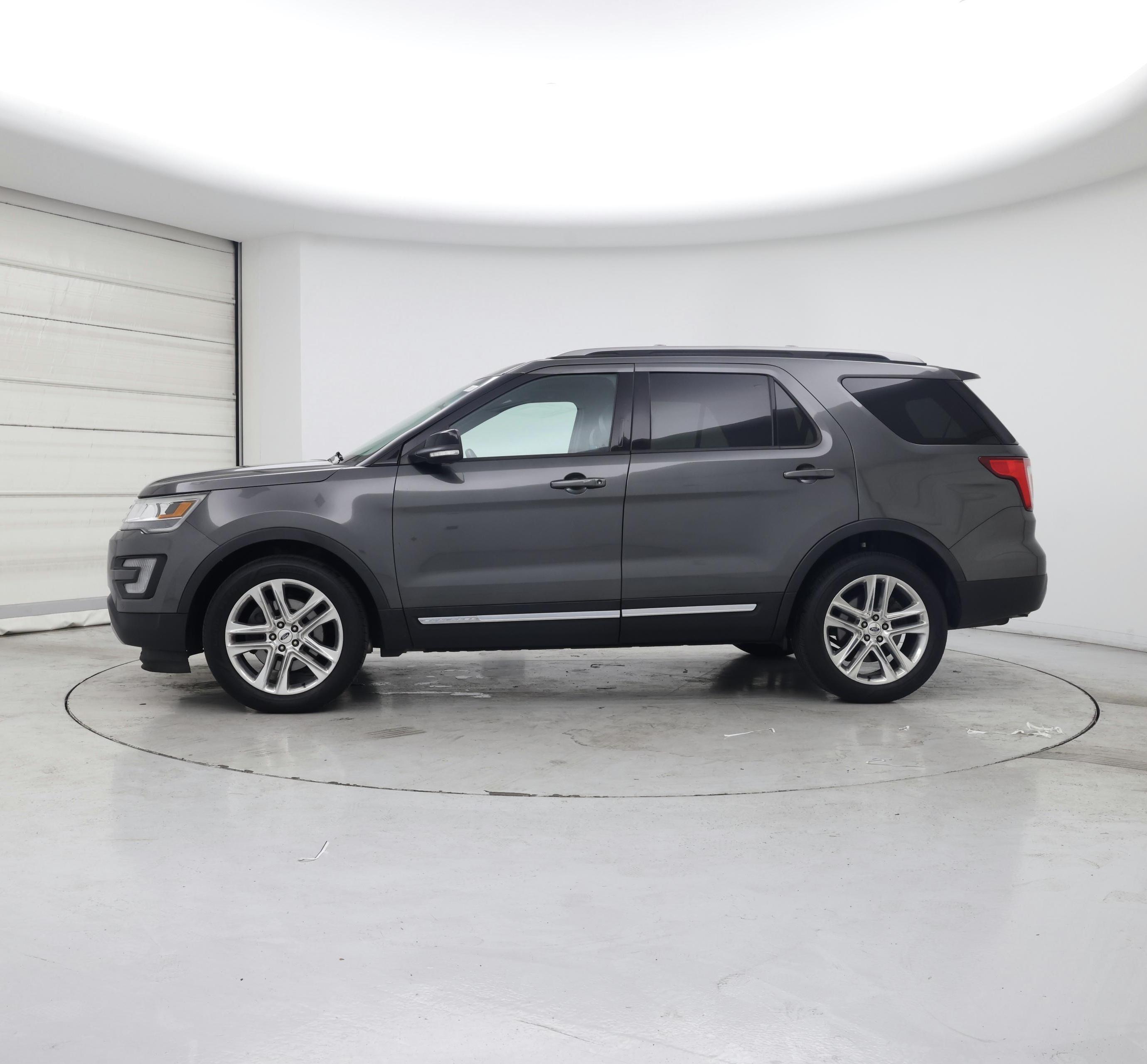 Thumbnail: 2016 Ford Explorer - 3