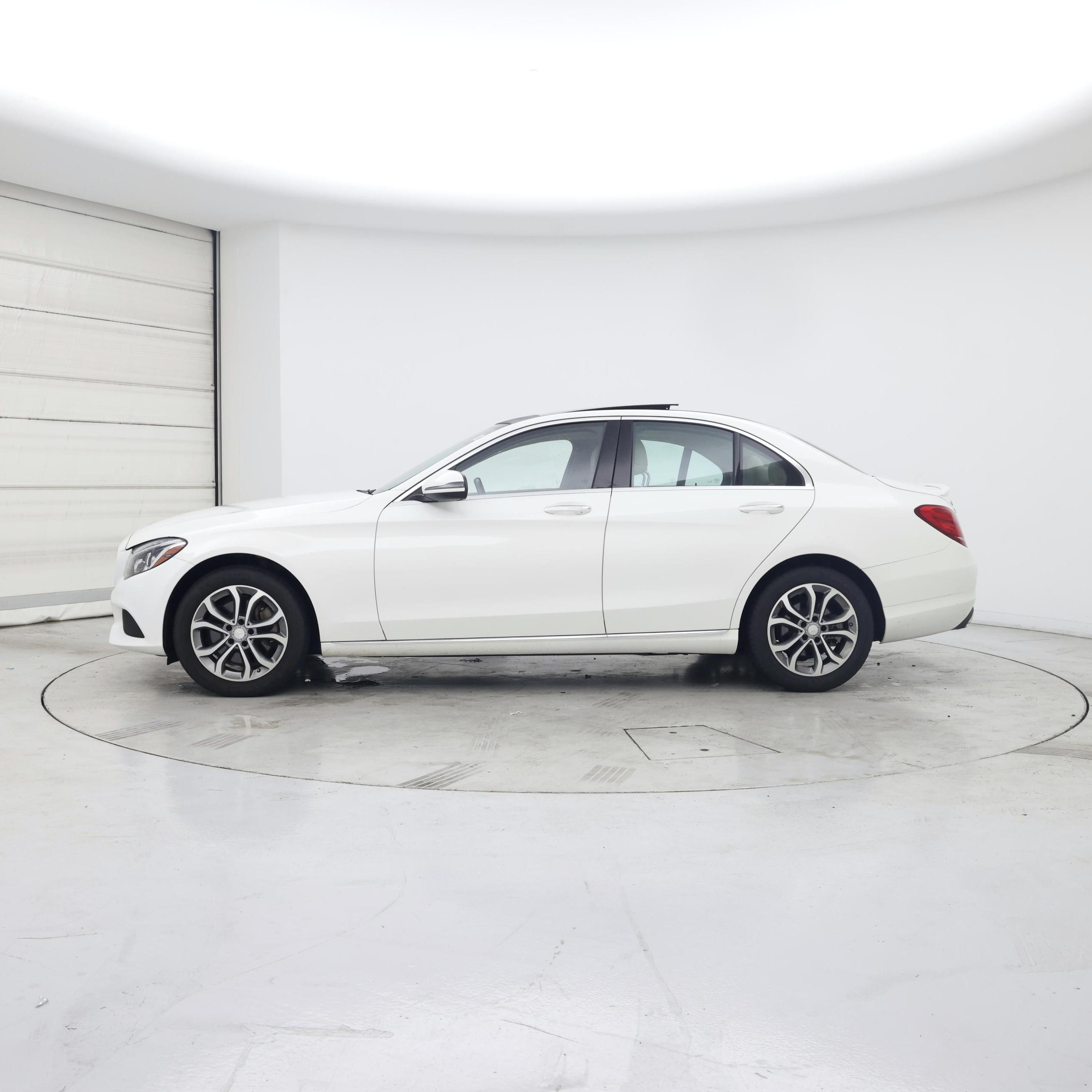 Thumbnail: 2016 Mercedes-Benz C-Class - 3