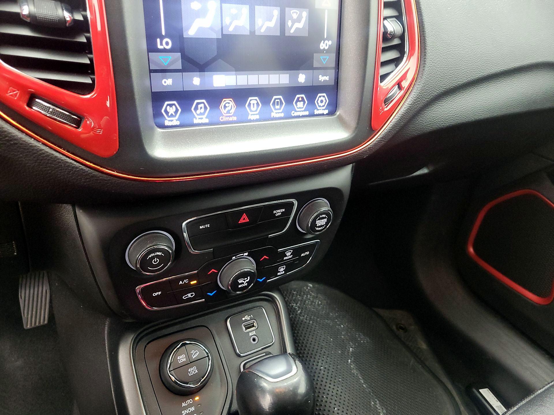 Thumbnail: 2020 Jeep Compass - 16