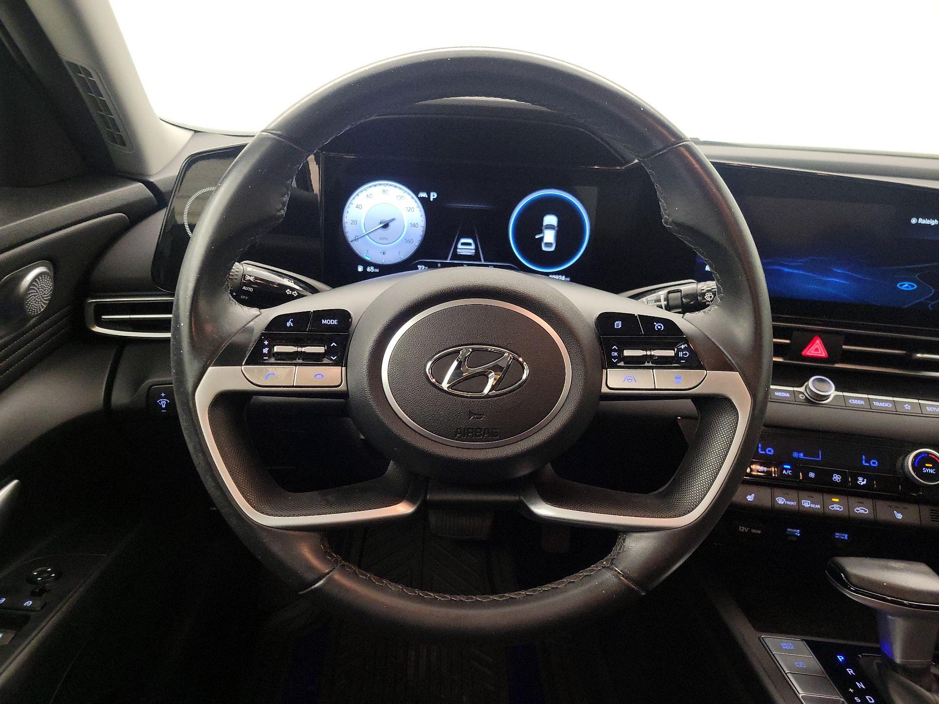 Thumbnail: 2023 Hyundai Elantra - 10