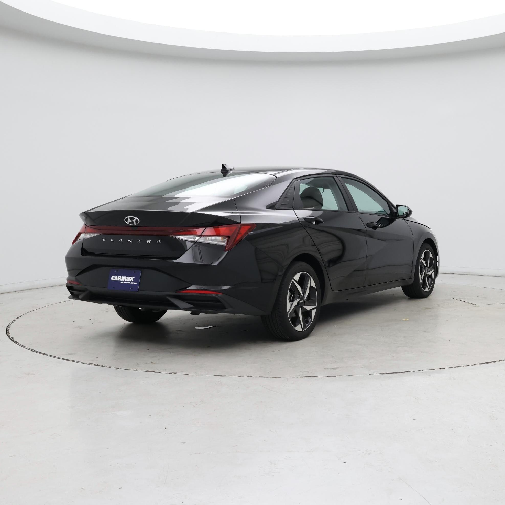 Thumbnail: 2023 Hyundai Elantra - 8