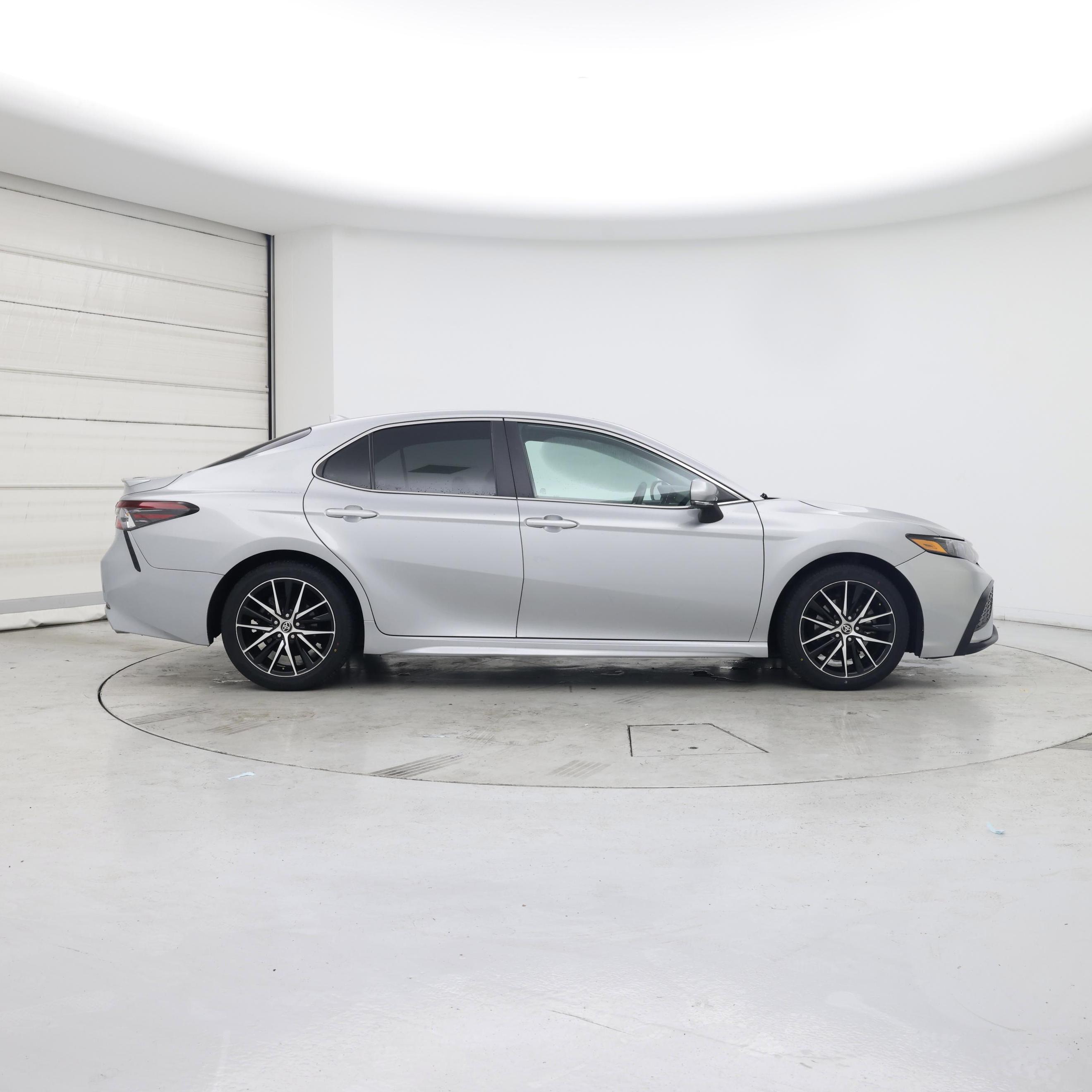 Thumbnail: 2022 Toyota Camry - 7