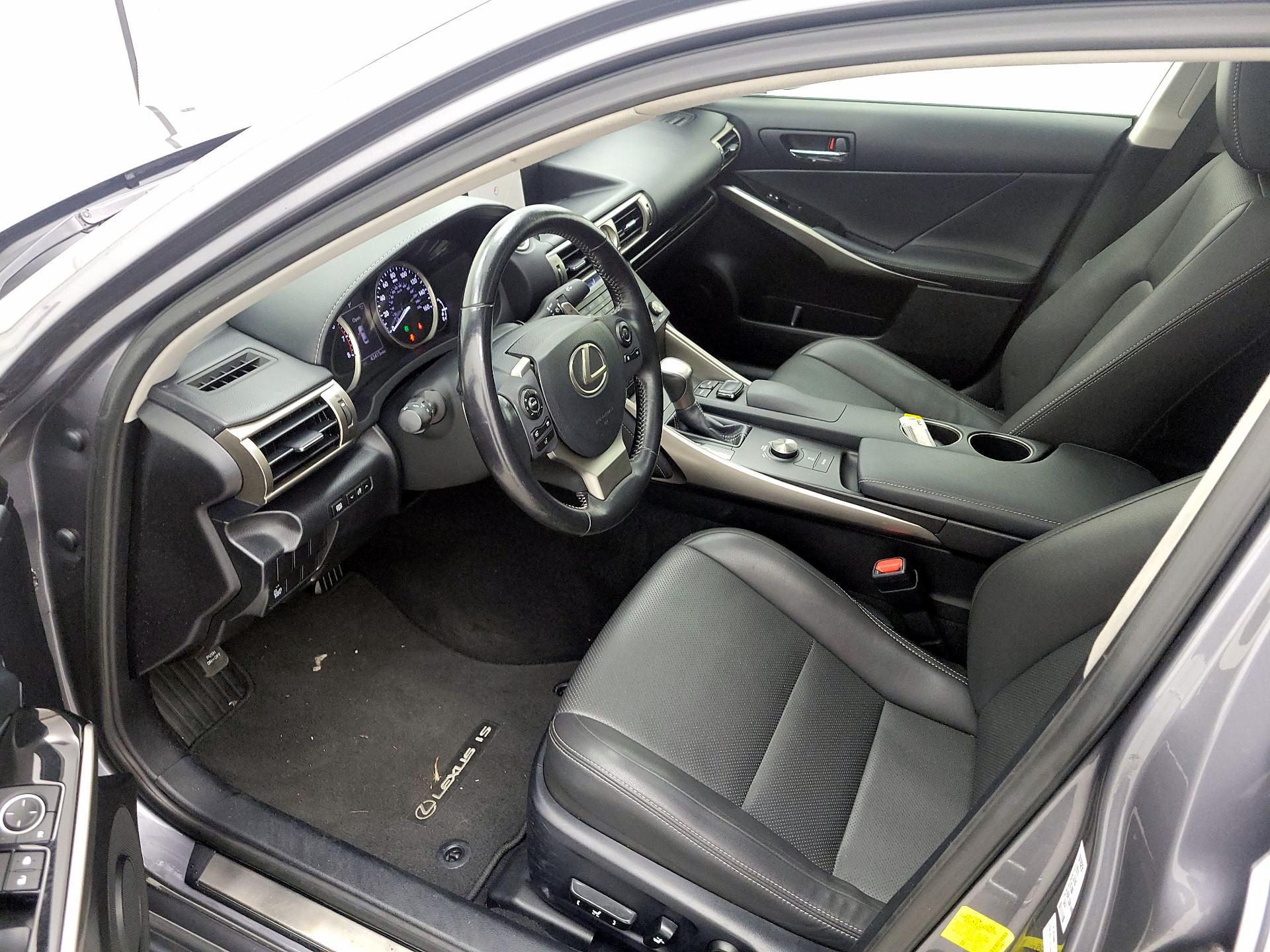 Thumbnail: 2016 Lexus IS - 11