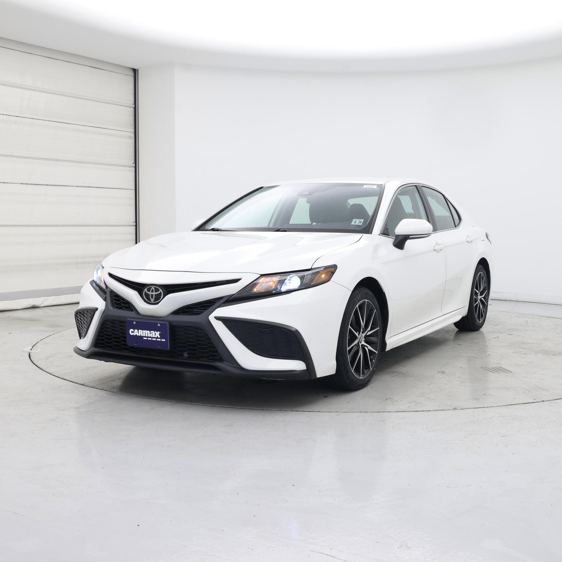 Thumbnail: 2023 Toyota Camry - 4