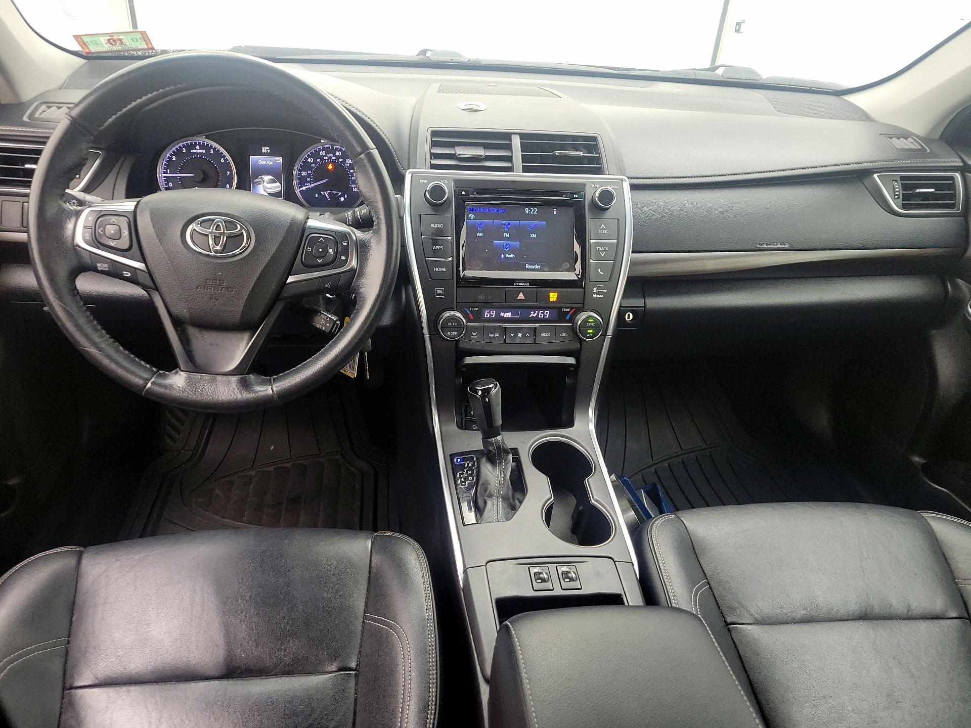 Thumbnail: 2017 Toyota Camry - 9