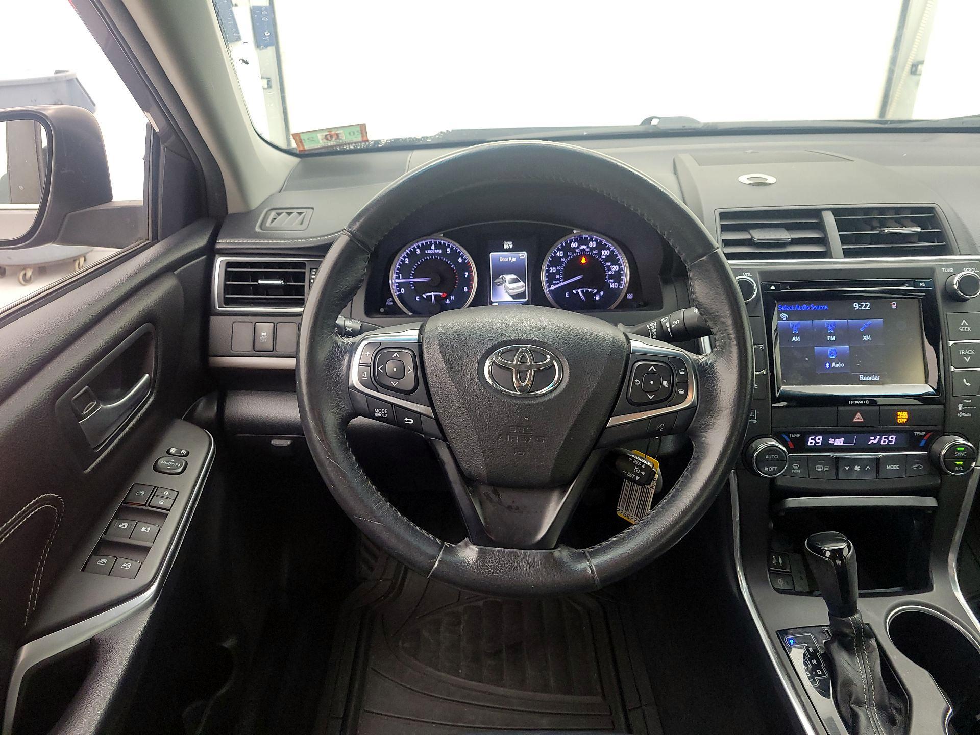 Thumbnail: 2017 Toyota Camry - 10