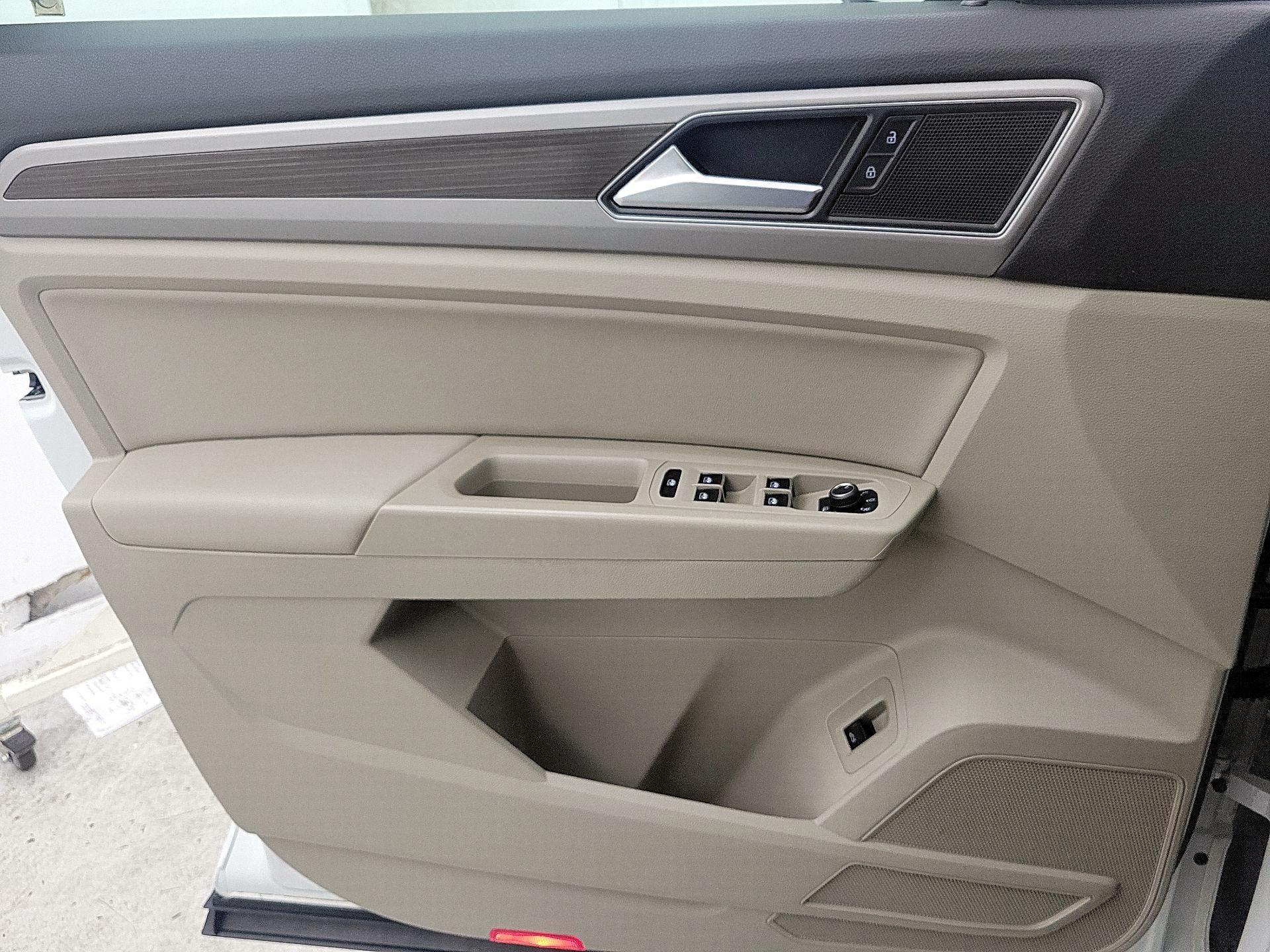 Thumbnail: 2019 Volkswagen Atlas - 12