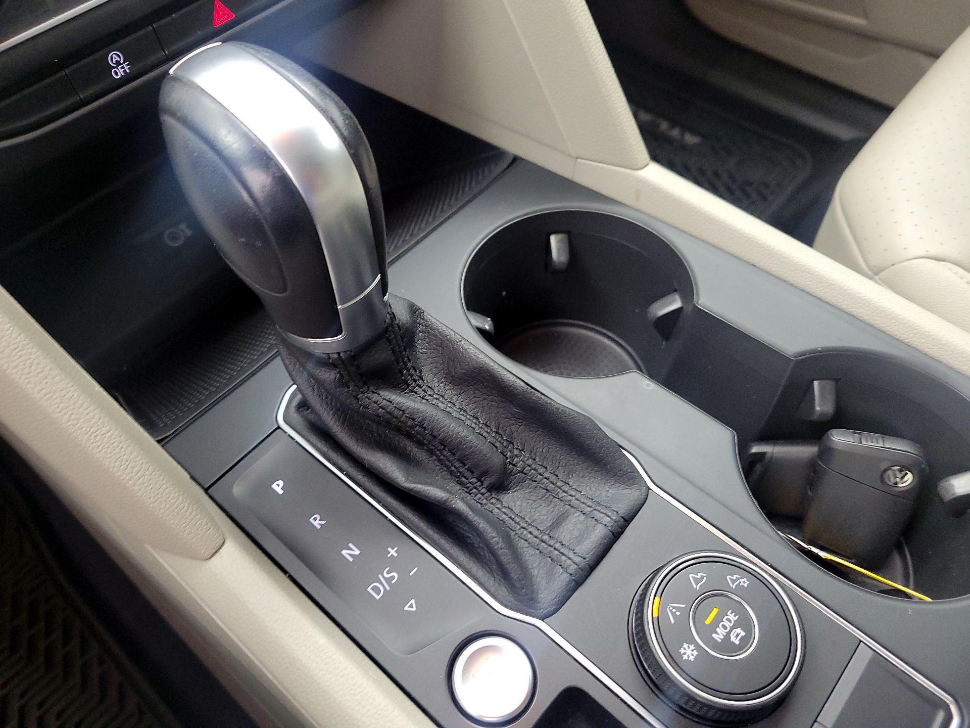 Thumbnail: 2019 Volkswagen Atlas - 16