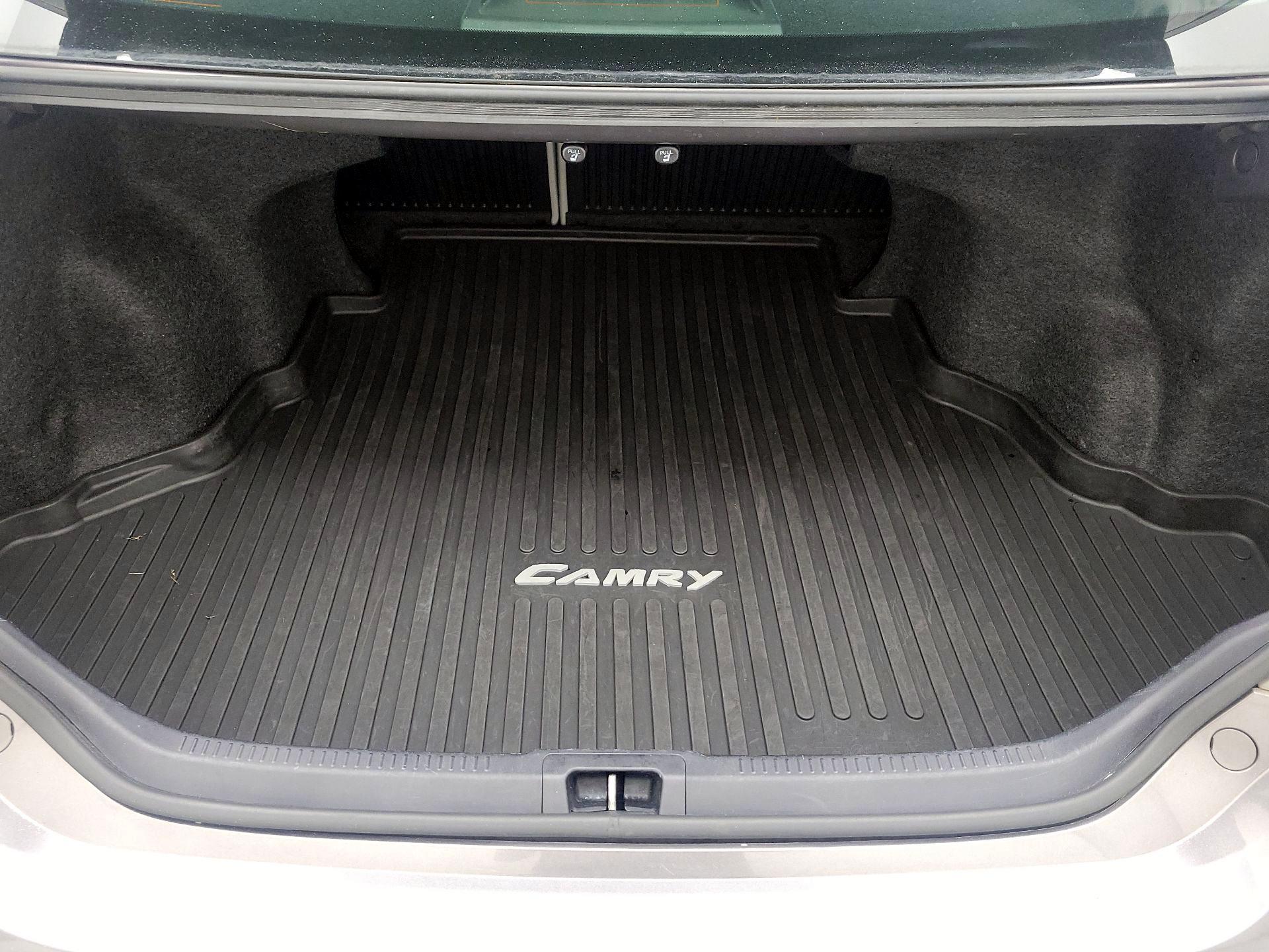 Thumbnail: 2016 Toyota Camry - 20